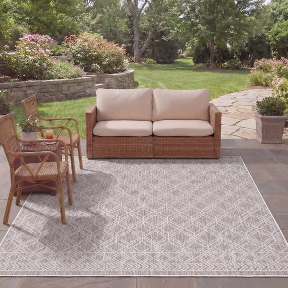 Safavieh Courtyard Kenesa Geometric Indoor/Outdoor Area Rug, Ivory/Beige Gray, 5'3" x 7'7"