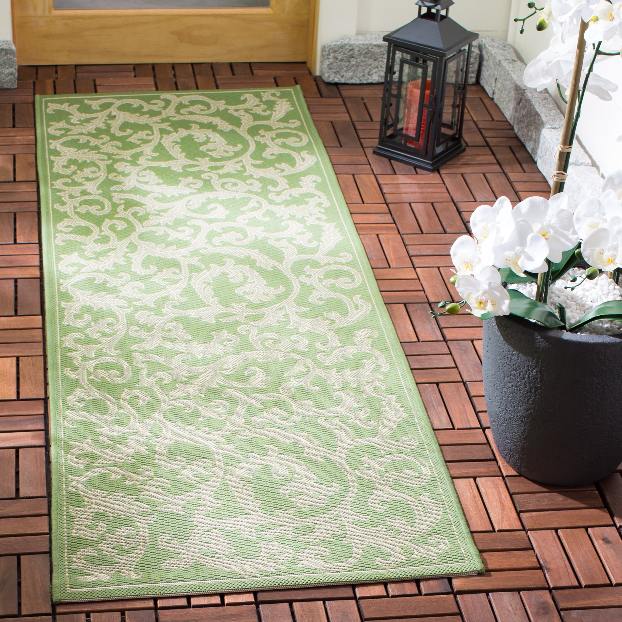 Safavieh Courtyard Kevin Floral Indoor/Outdoor Runner Rug, Olive/Natural, 2'3" x 6'7"