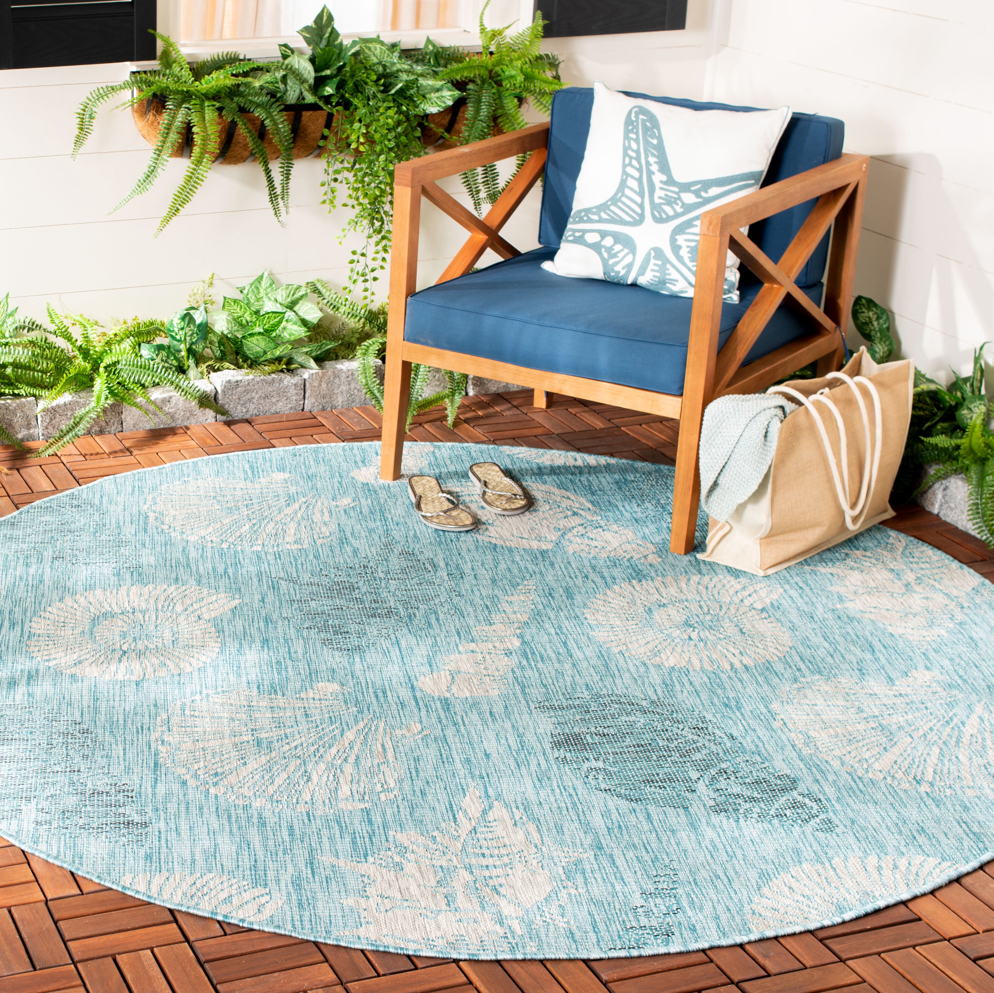 SAFAVIEH Courtyard Larry Seashells Indoor/Outdoor Area Rug, 6'7" x 6'7" Round, Aqua/Cream