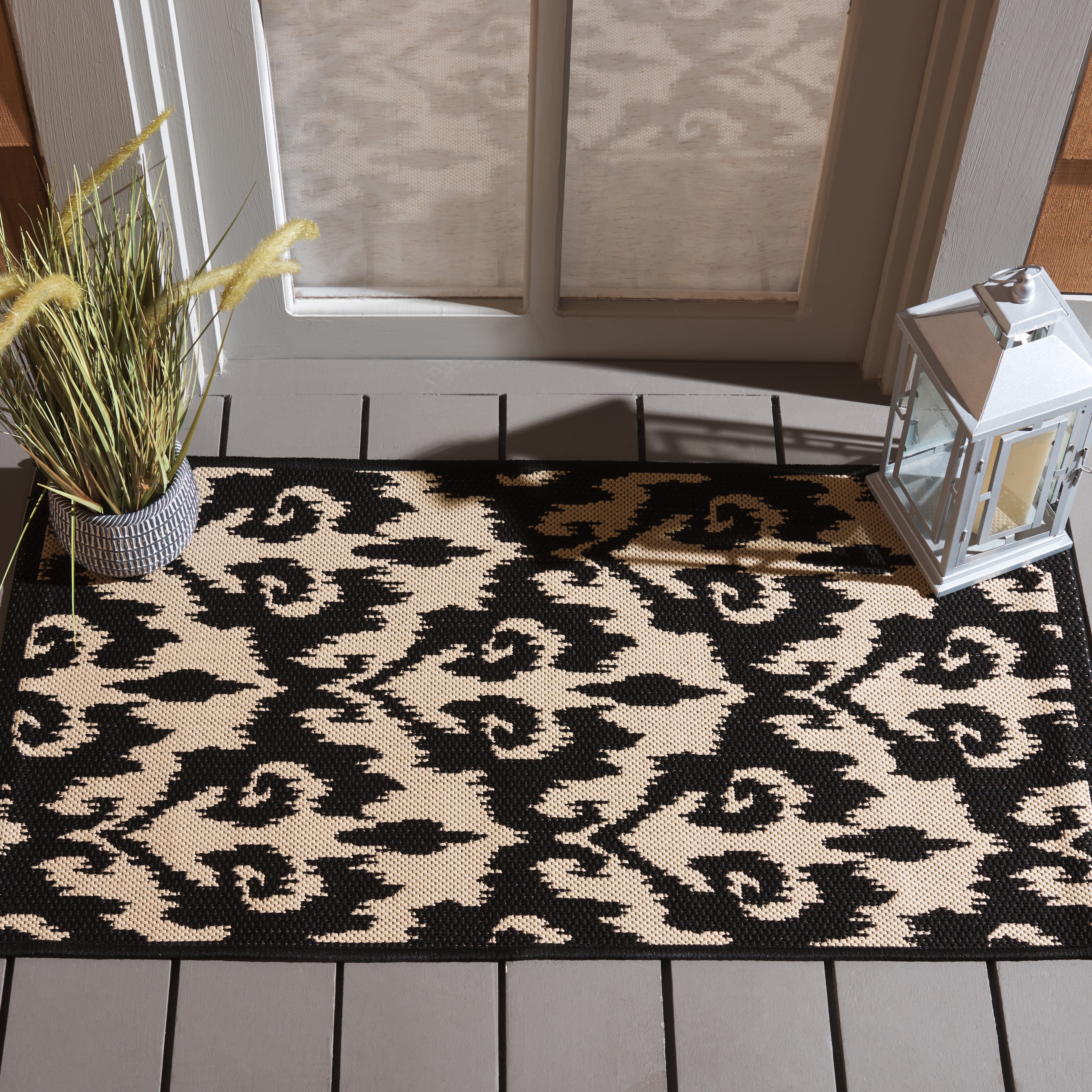 Safavieh Courtyard Millard Geometric Indoor/Outdoor Area Rug, Black/Beige, 5'3" x 7'7"