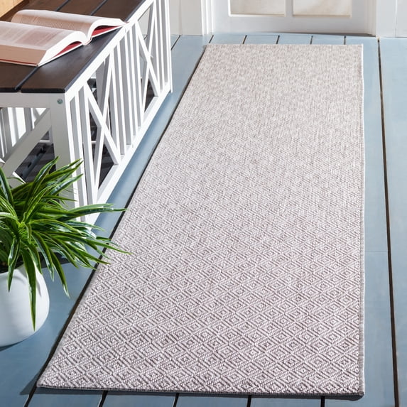 Safavieh Courtyard Mitre Geometric Indoor/Outdoor Runner Rug, Beige, 2'3" x 6'7"