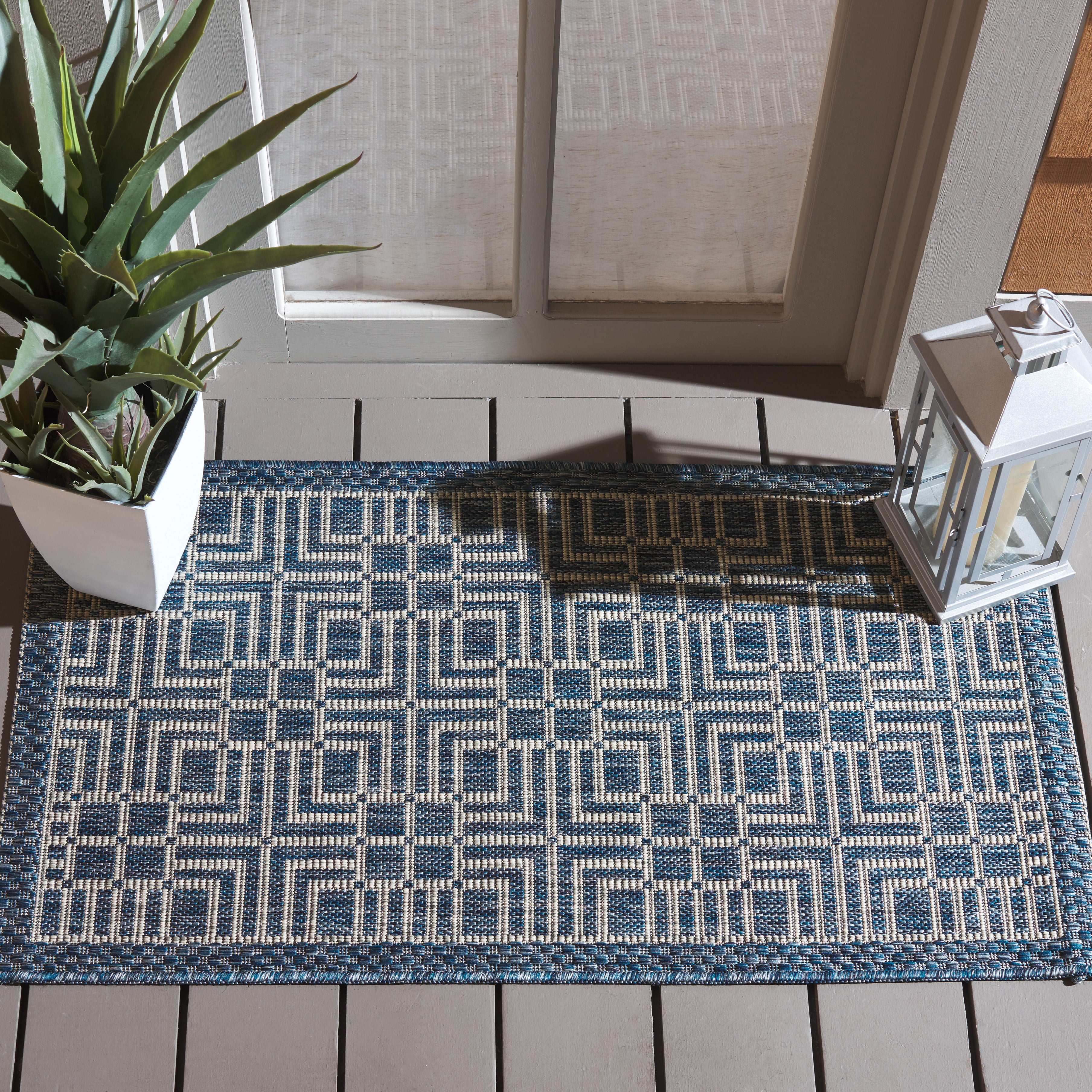 SAFAVIEH Courtyard Neville Geometric Indoor/Outdoor Area Rug, Navy/Grey, 2' x 3'7"