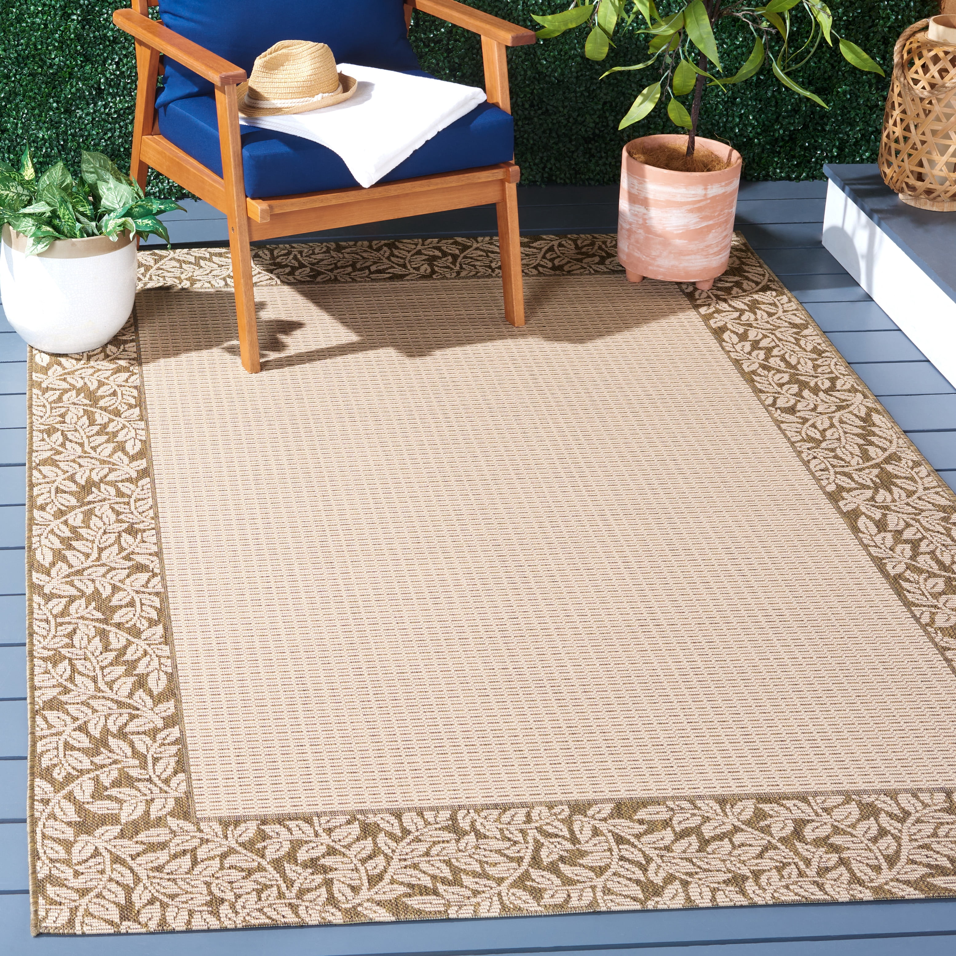 SAFAVIEH Courtyard Regent Oriental Indoor/Outdoor Area Rug, Natural/Brown, 5'3" x 7'7"