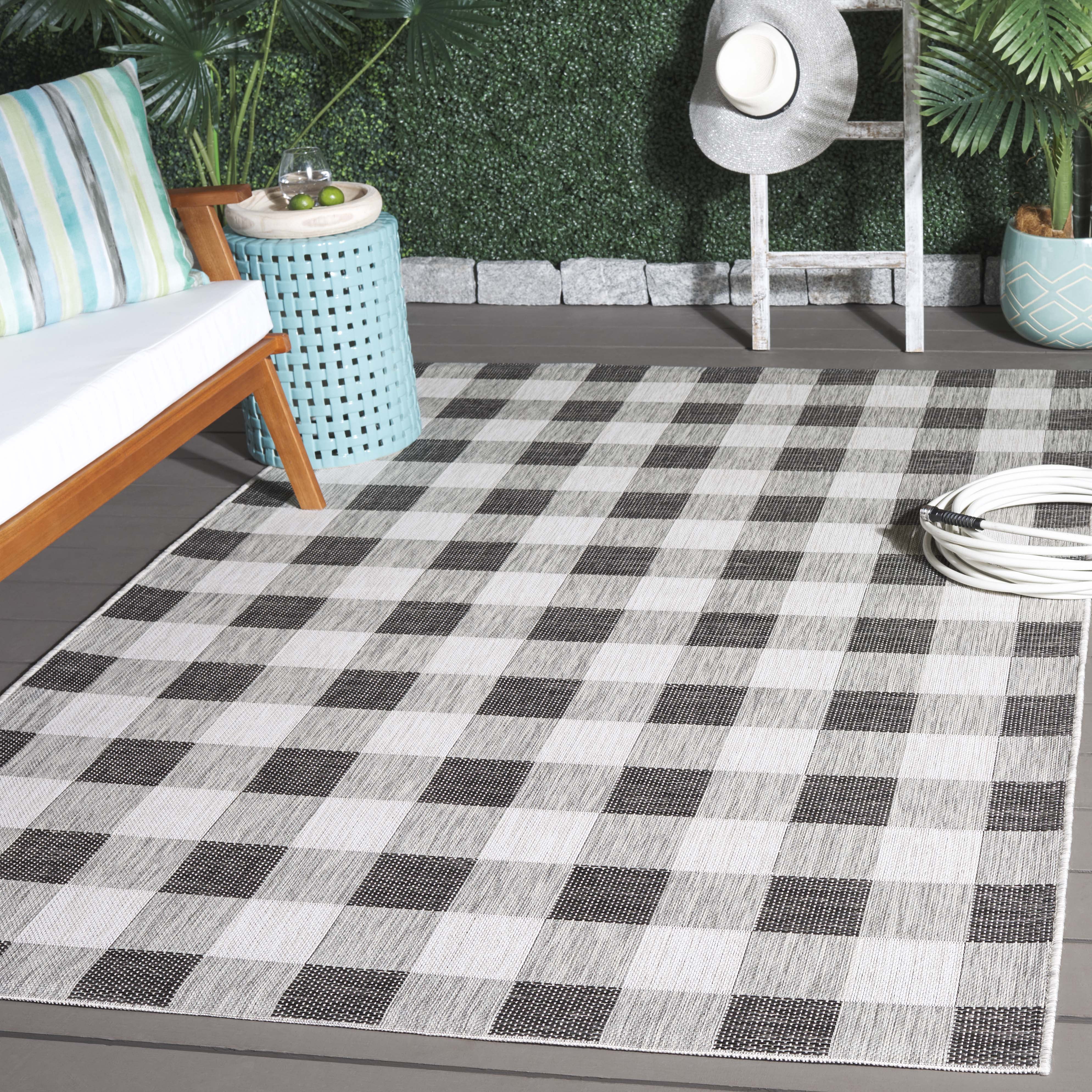 Safavieh Courtyard Talbot Checkered Indoor/Outdoor Area Rug, Gray/Dark Gray, 5'3" x 7'6"