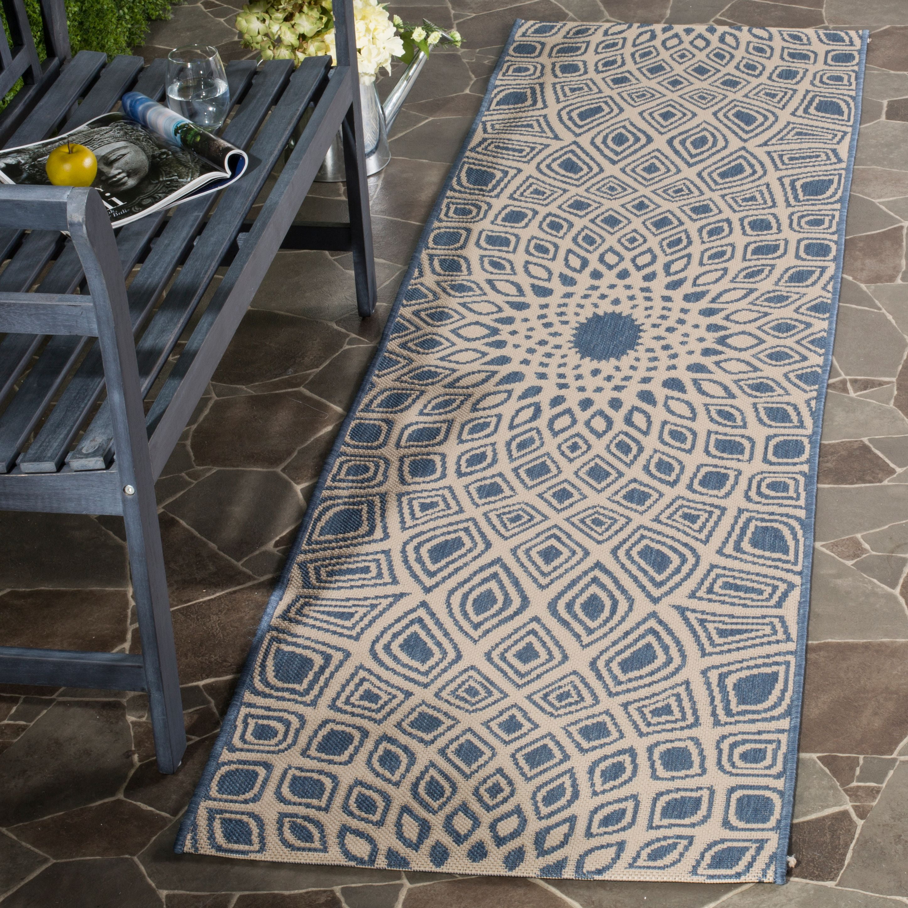 SAFAVIEH Courtyard Thane Nautical Indoor/Outdoor Runner Rug, 2'3