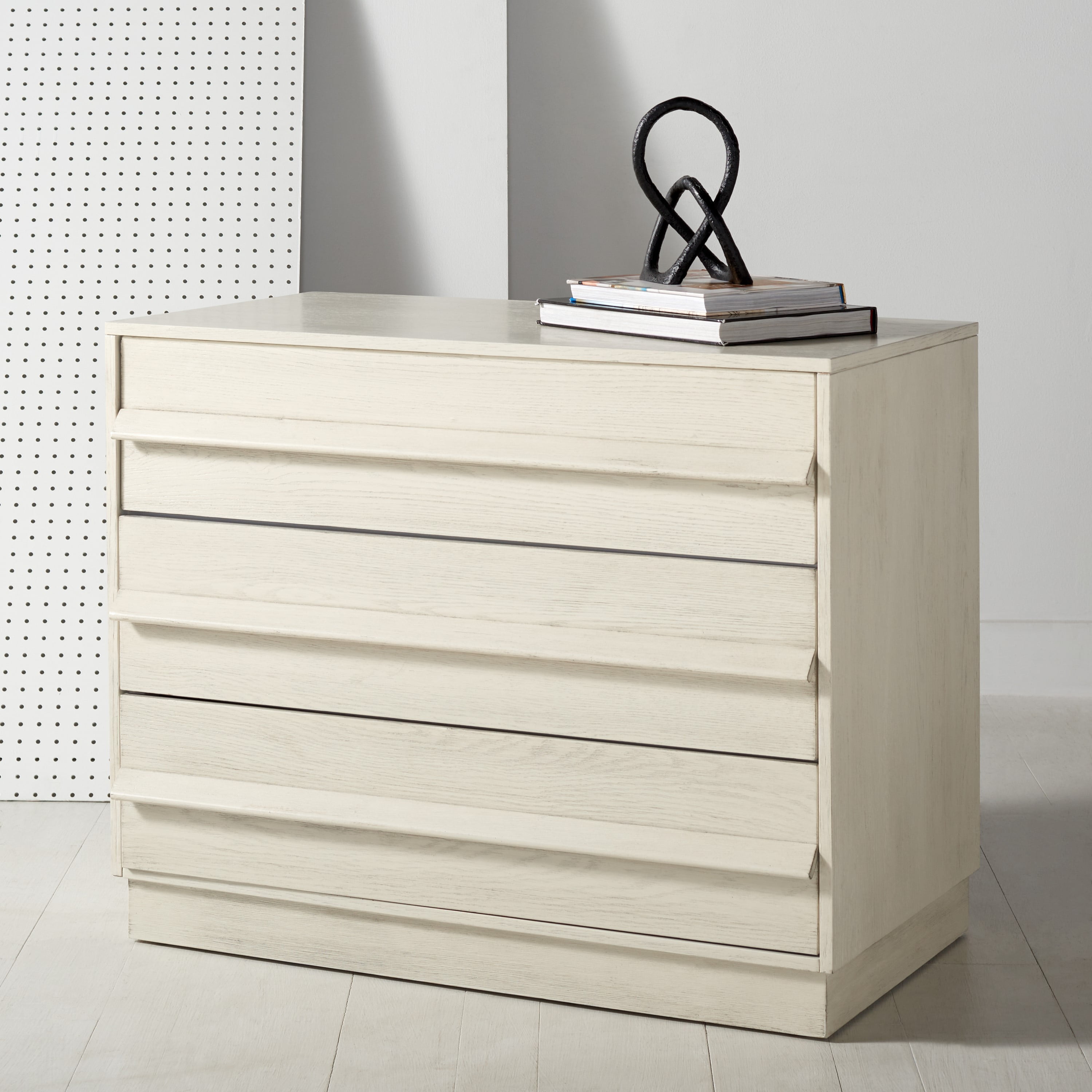 SAFAVIEH Couture Deirdra Modern Nightstand with 3 Drawers, White Wash