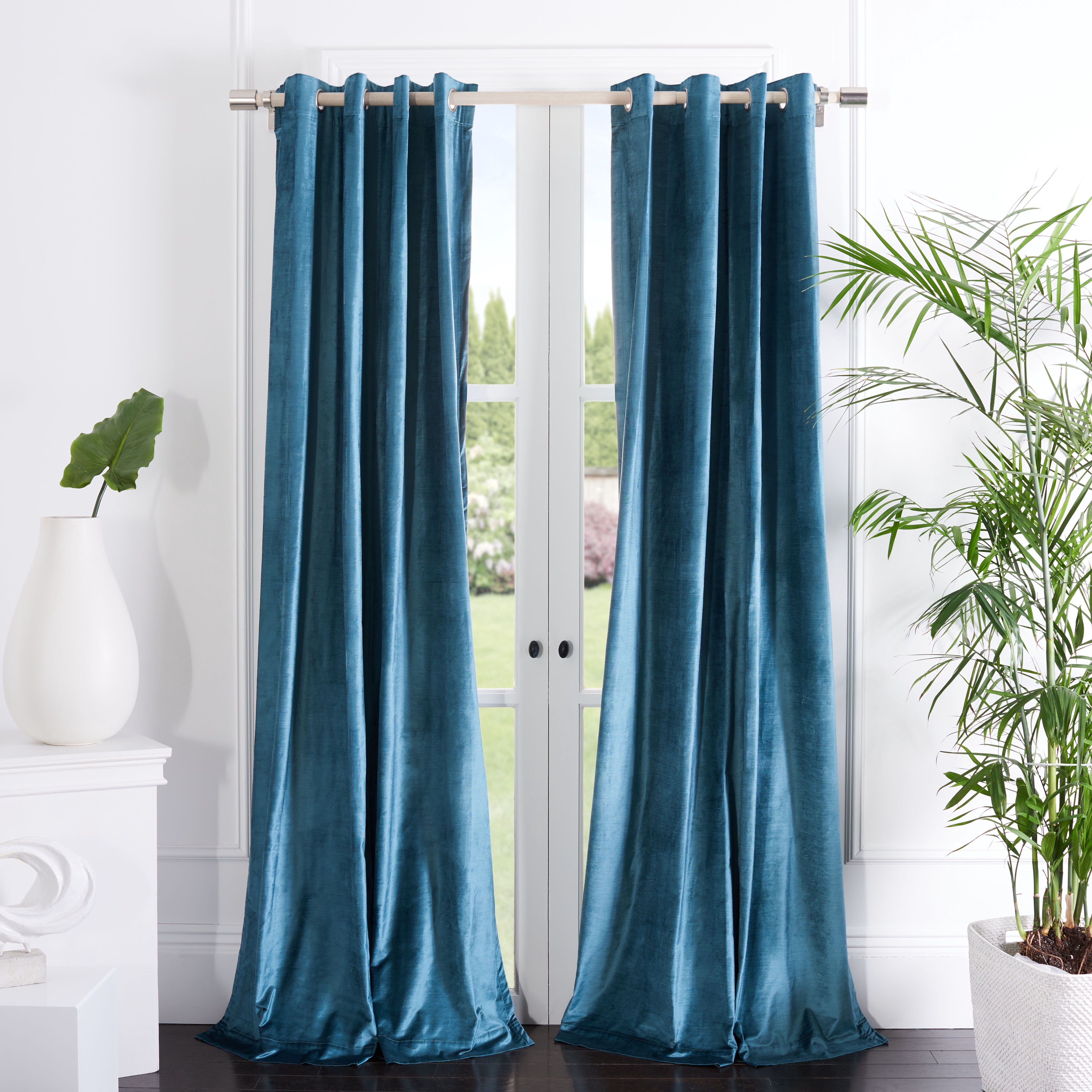 SAFAVIEH Creslia Contemporary Teal Solid Grommet Blackout Curtains, 52" x 96"