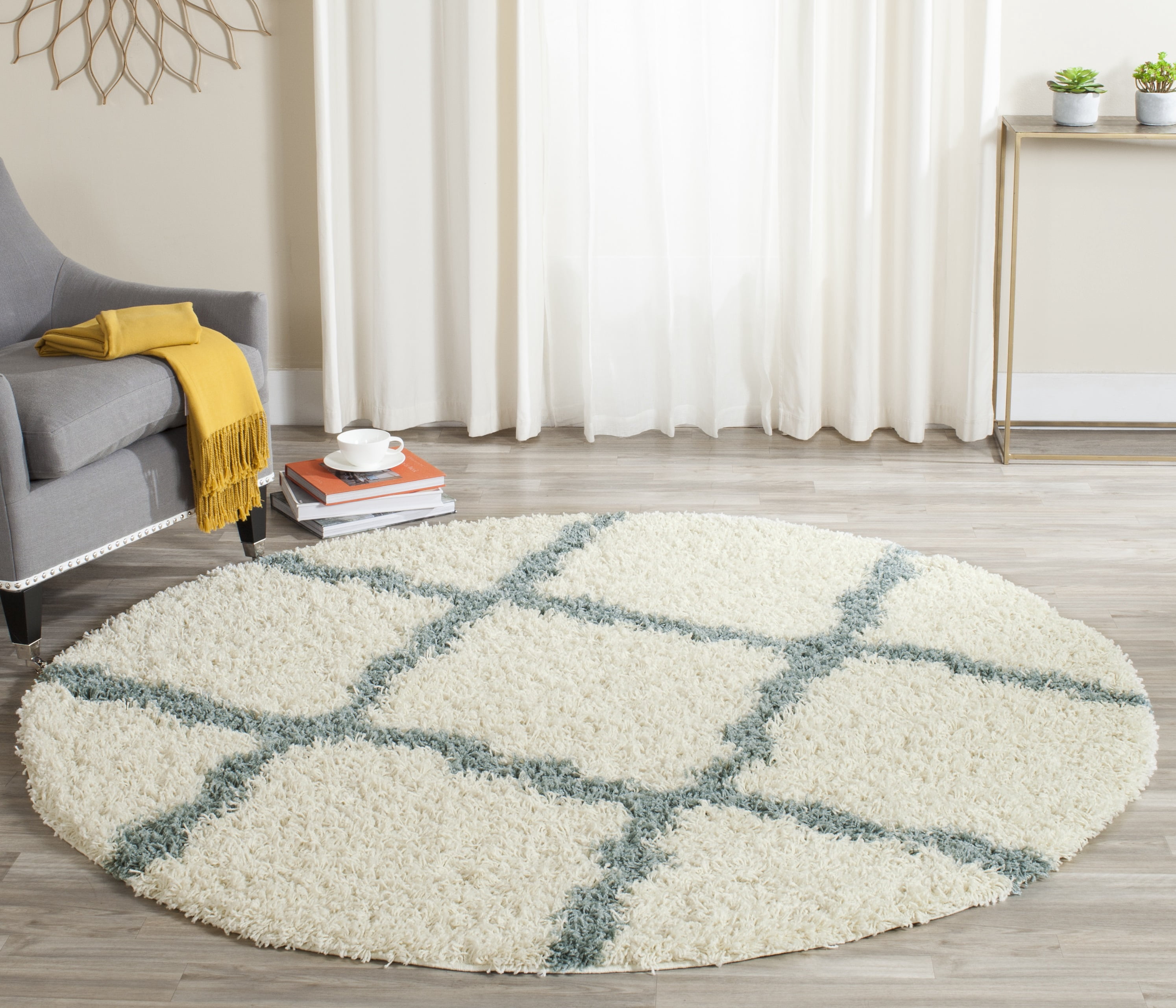 SAFAVIEH Daley Geometric Plush Shag Area Rug, Ivory/Seafoam, 6' x 6' Round