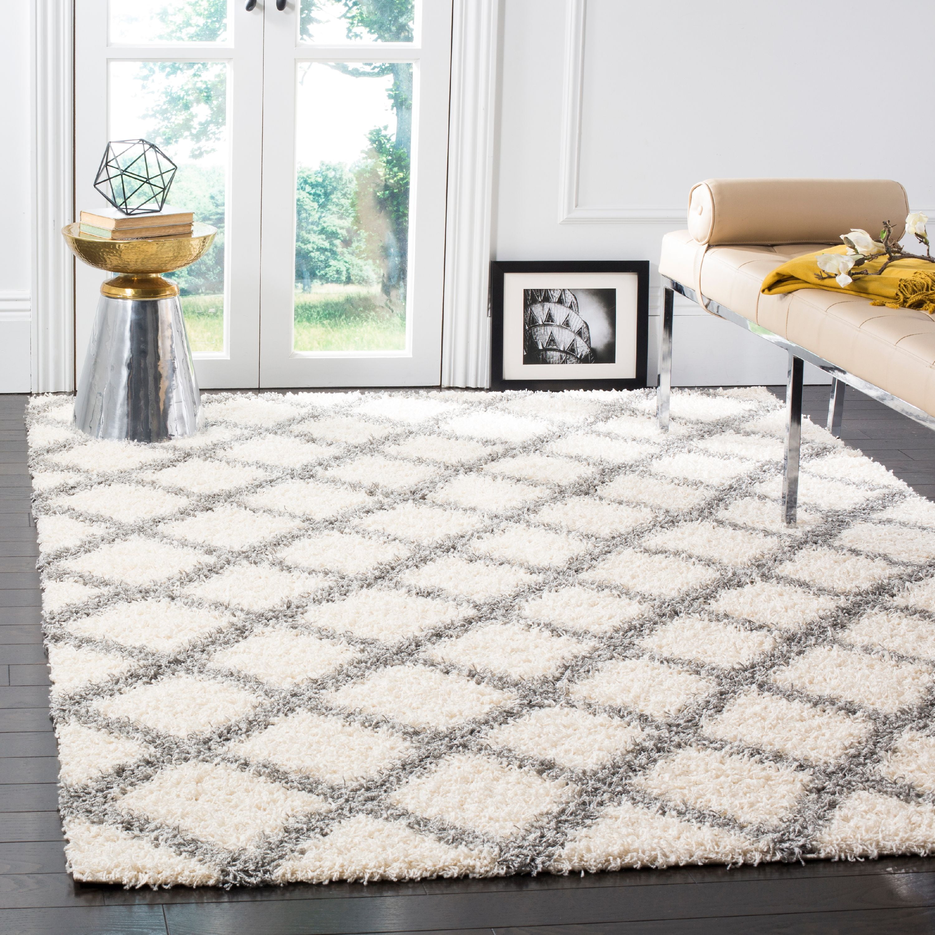 Ivory and Grey Diamond Shag Synthetic Round Rug