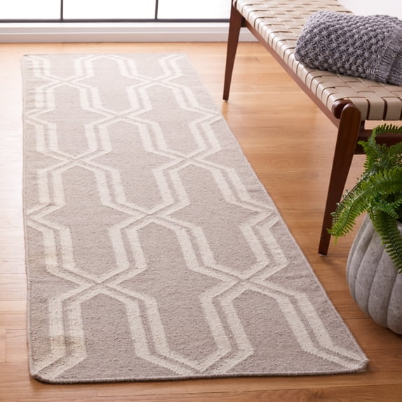 Safavieh Dhurries Alexis Geometric Runner Rug, Gray/Ivory, 2'6" x 6'
