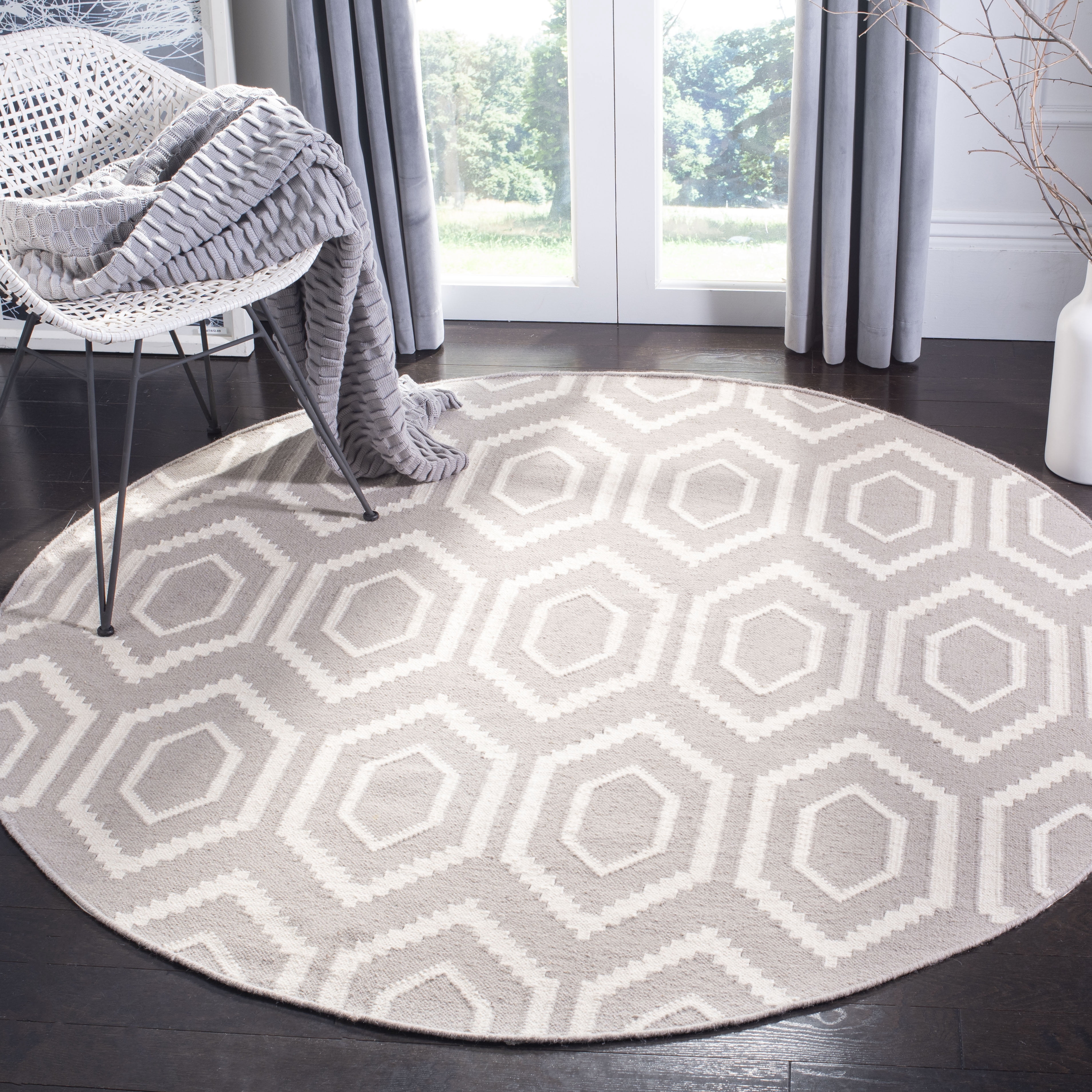 Safavieh Dhurries Bianca Geometric Area Rug, Gray/Ivory, 8' x 8' Round