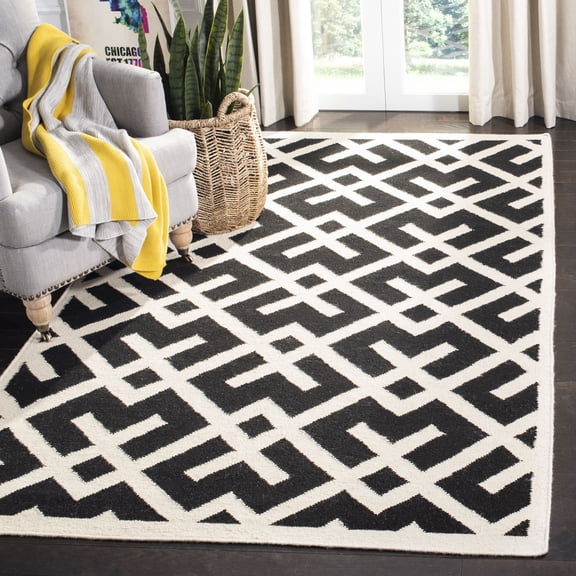 Safavieh Dhurries Brianna Geometric Area Rug, Black/Ivory, 4' x 6'