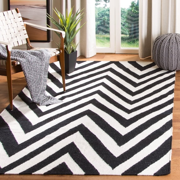 Safavieh Dhurries Deborah Geometric Area Rug, Black/Ivory, 6' x 9'