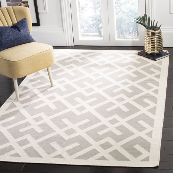 Safavieh Dhurries Brianna Geometric Area Rug, Gray/Ivory, 4' x 6'