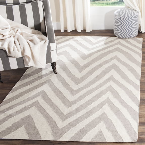 Safavieh Dhurries Deborah Geometric Area Rug, Gray/Ivory, 2'6" x 4'