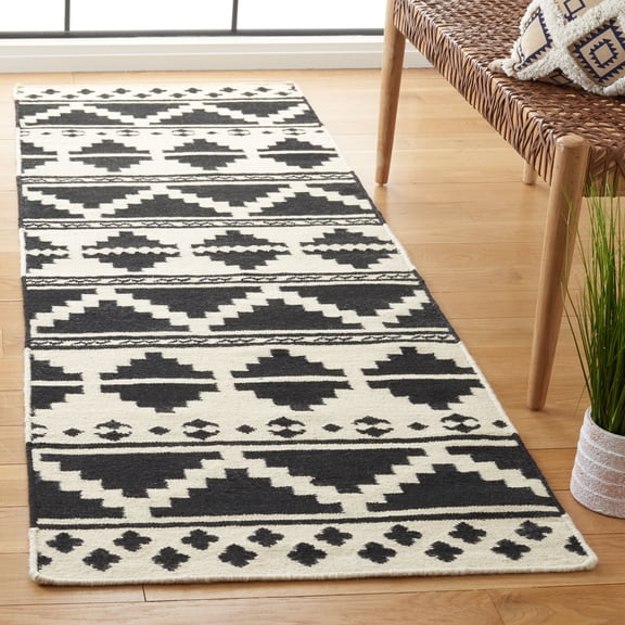 Safavieh Dhurries Oraline Geometric Wool Runner Rug, Black/Ivory, 2'6" x 8'