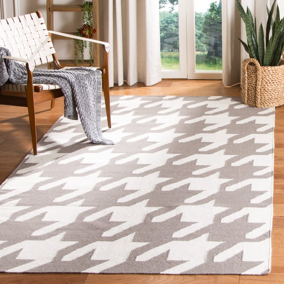 Safavieh Dhurries Tara Geometric Area Rug, Gray/Ivory, 4' x 6'