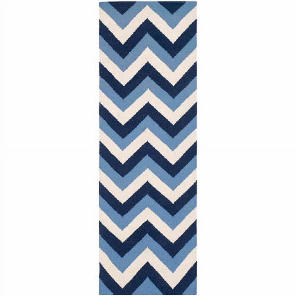 SAFAVIEH Dhurries Wenona Geometric Runner Rug, Navy/Light Blue, 2'6" x 8'