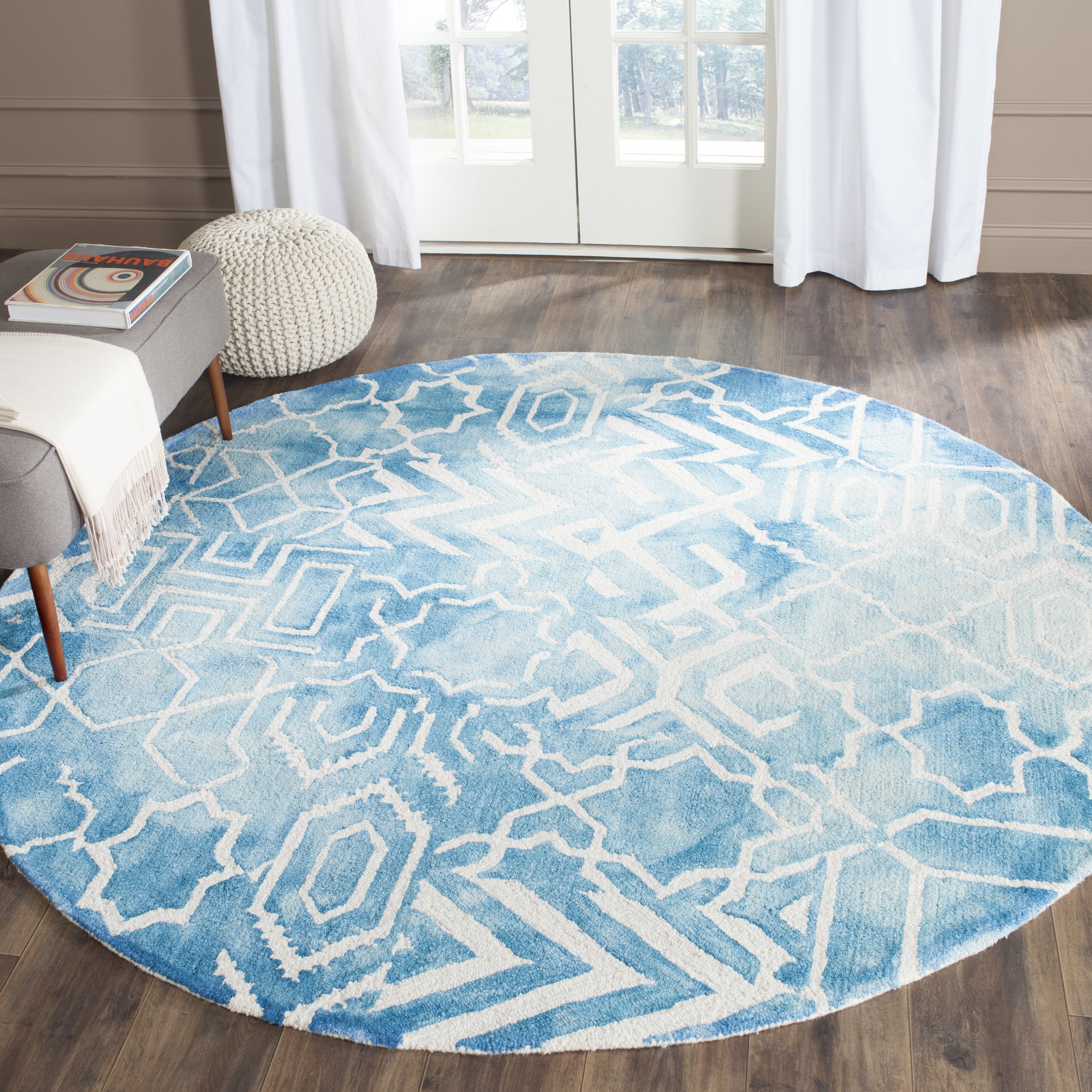 Safavieh Dip Dye Aylmer Distressed Area Rug, Blue/Ivory, 5' x 5' Round