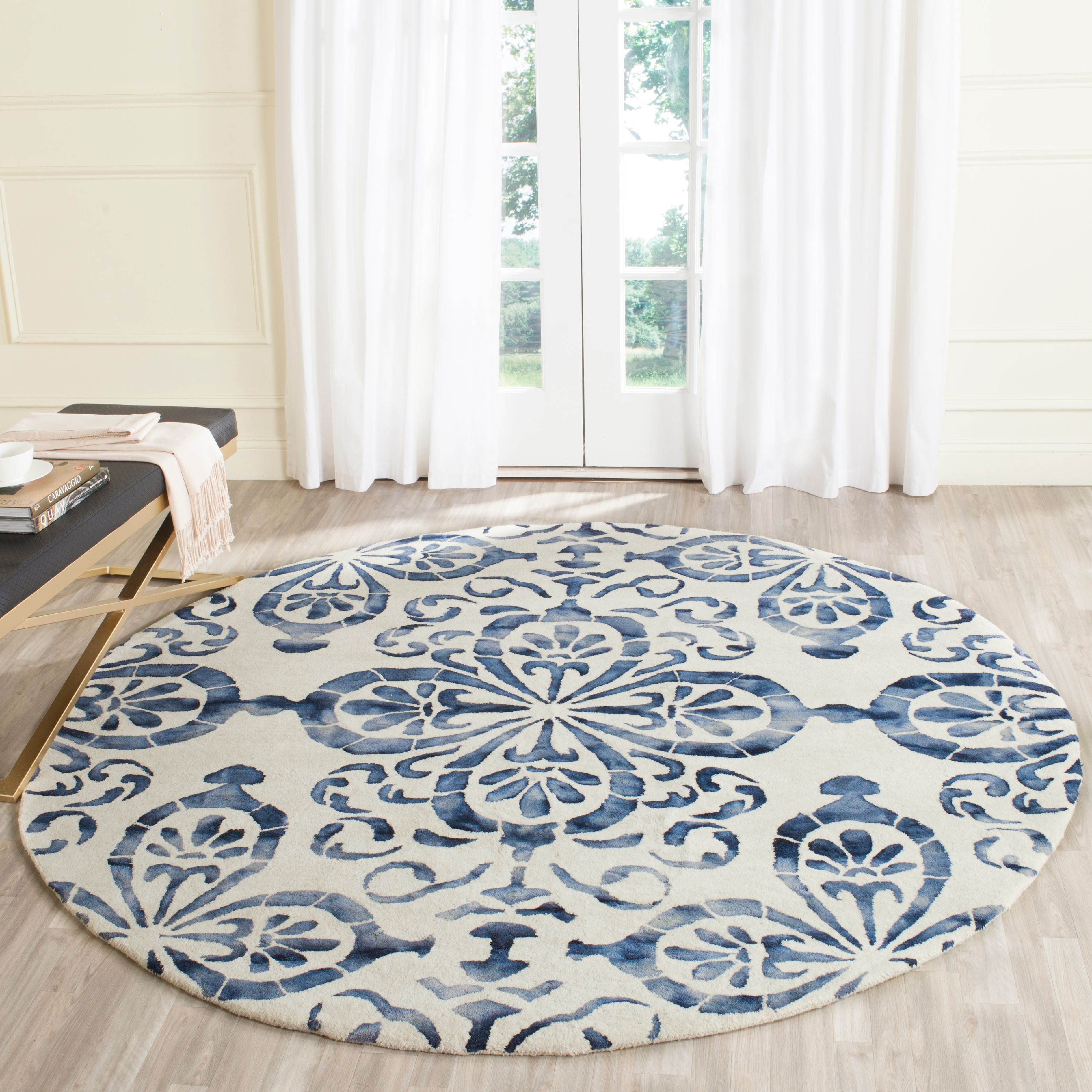 Ivory and Navy Hand-Tufted Wool Round Area Rug