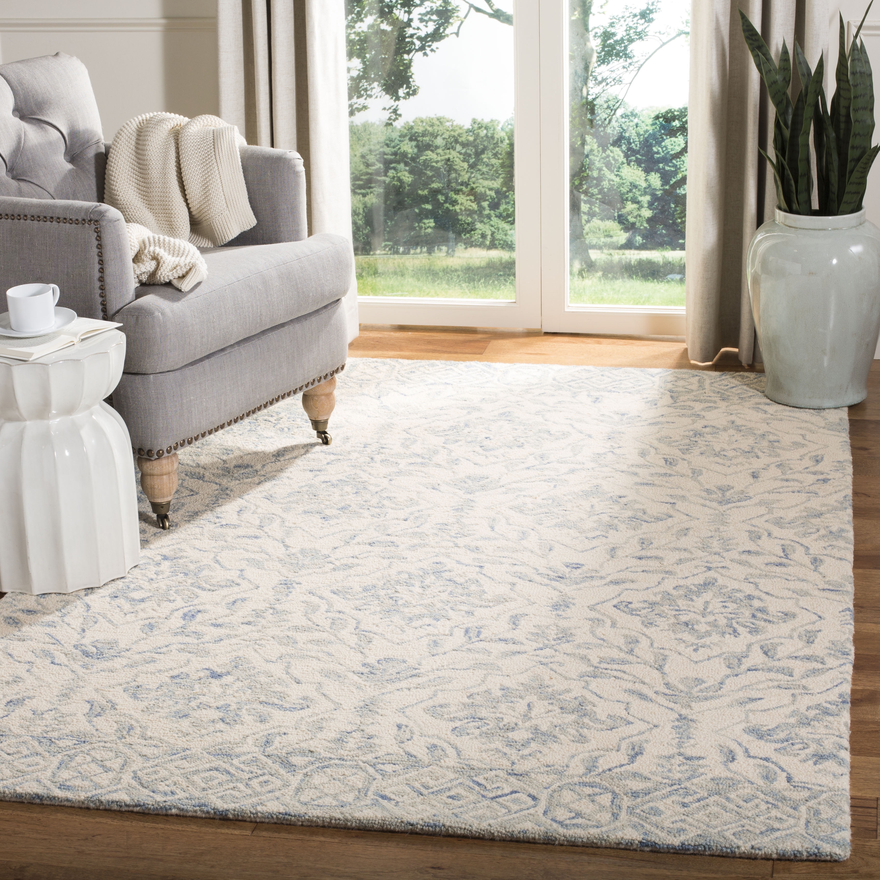 Handmade Light Blue and Ivory Wool Tufted 4' x 6' Rug