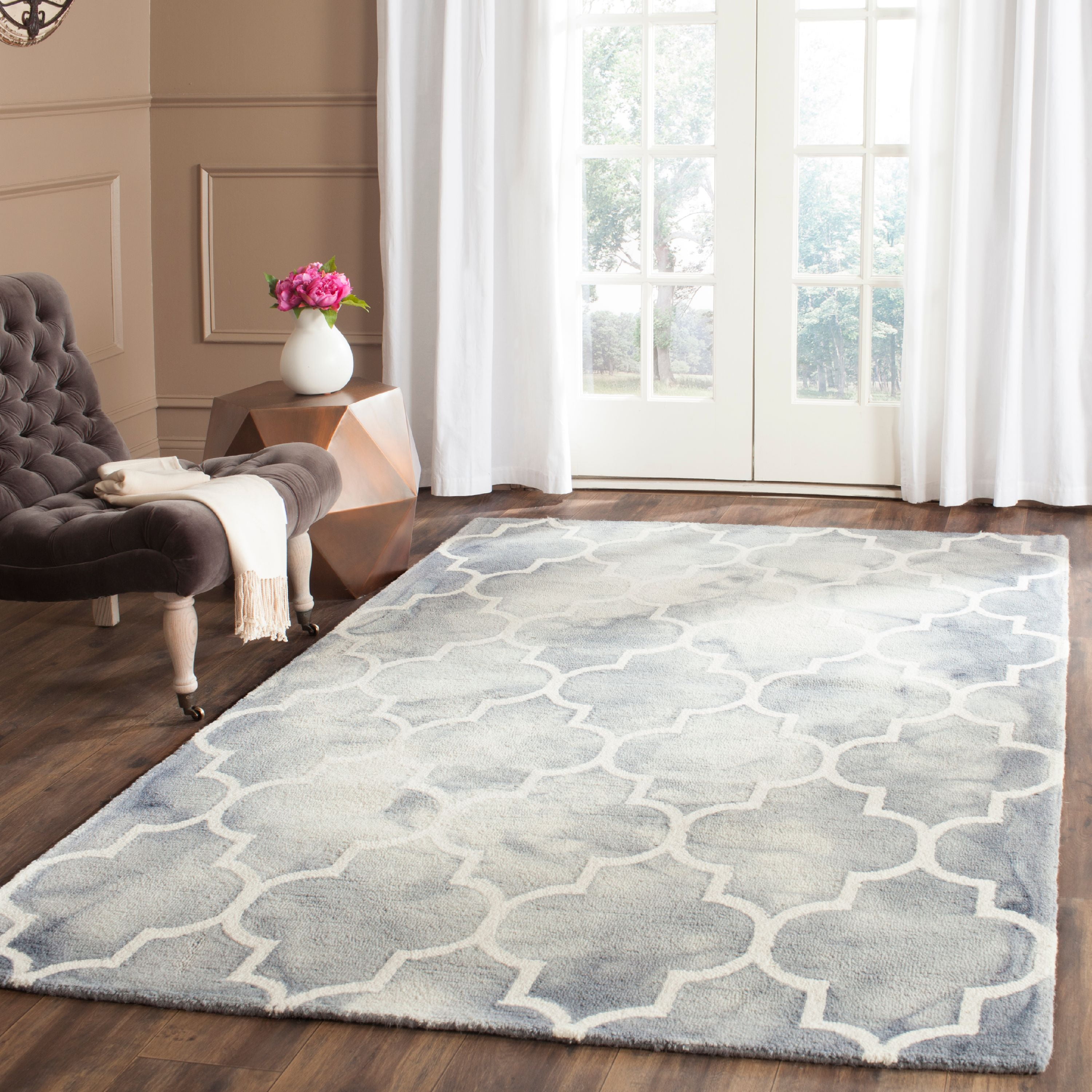Handmade Off-White Wool Tufted Square Area Rug