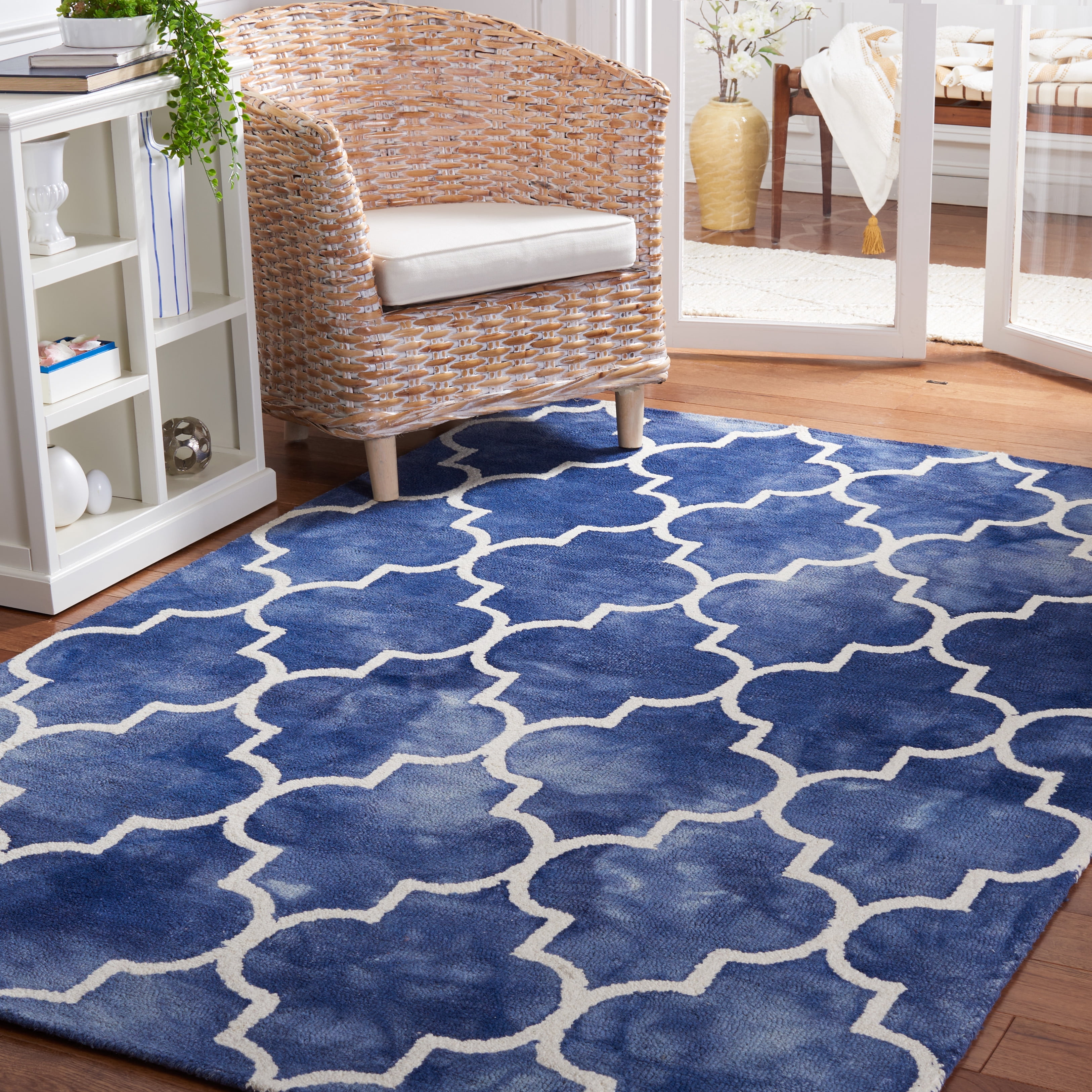 Cal Rugs Safavieh Dip Dye Calanthe Geometric Wool Area Rug, Navy/Ivory, 4' x 6 ...
