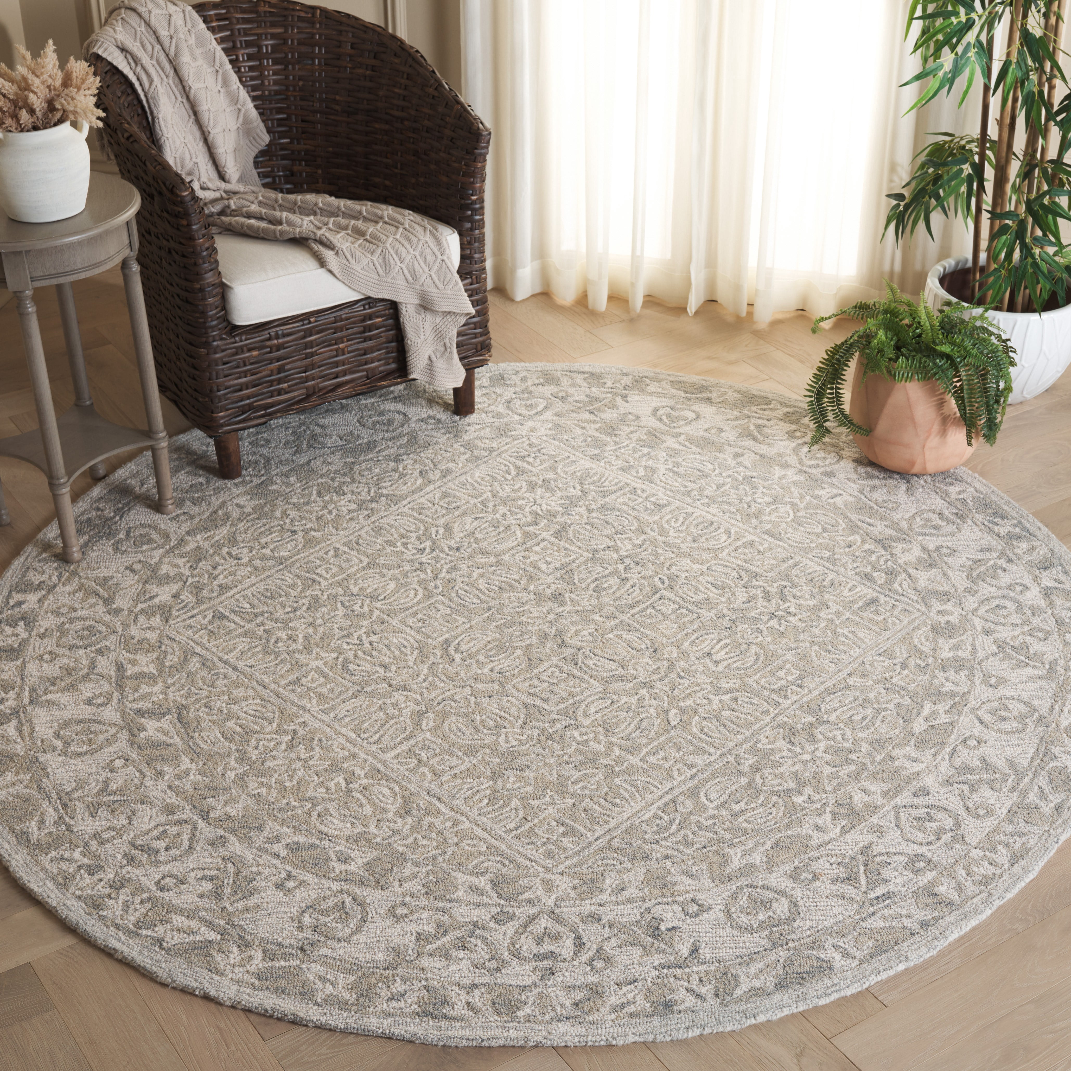 Safavieh Dip Dye Felicia Floral Area Rug, Gray/Ivory, 7' x 7' Round