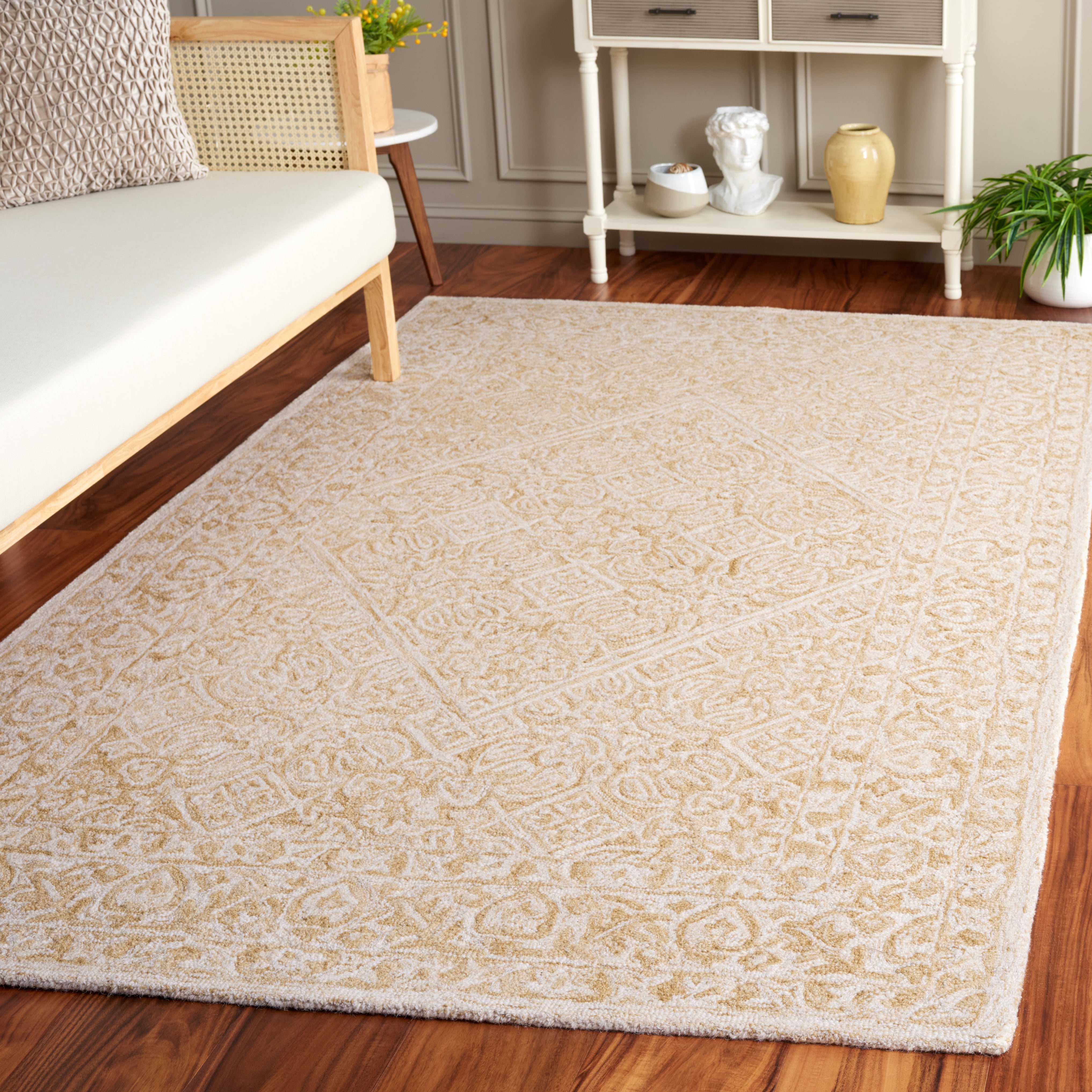Safavieh Dip Dye Felicia Floral Area Rug, Light Beige/Ivory, 3' x 5'