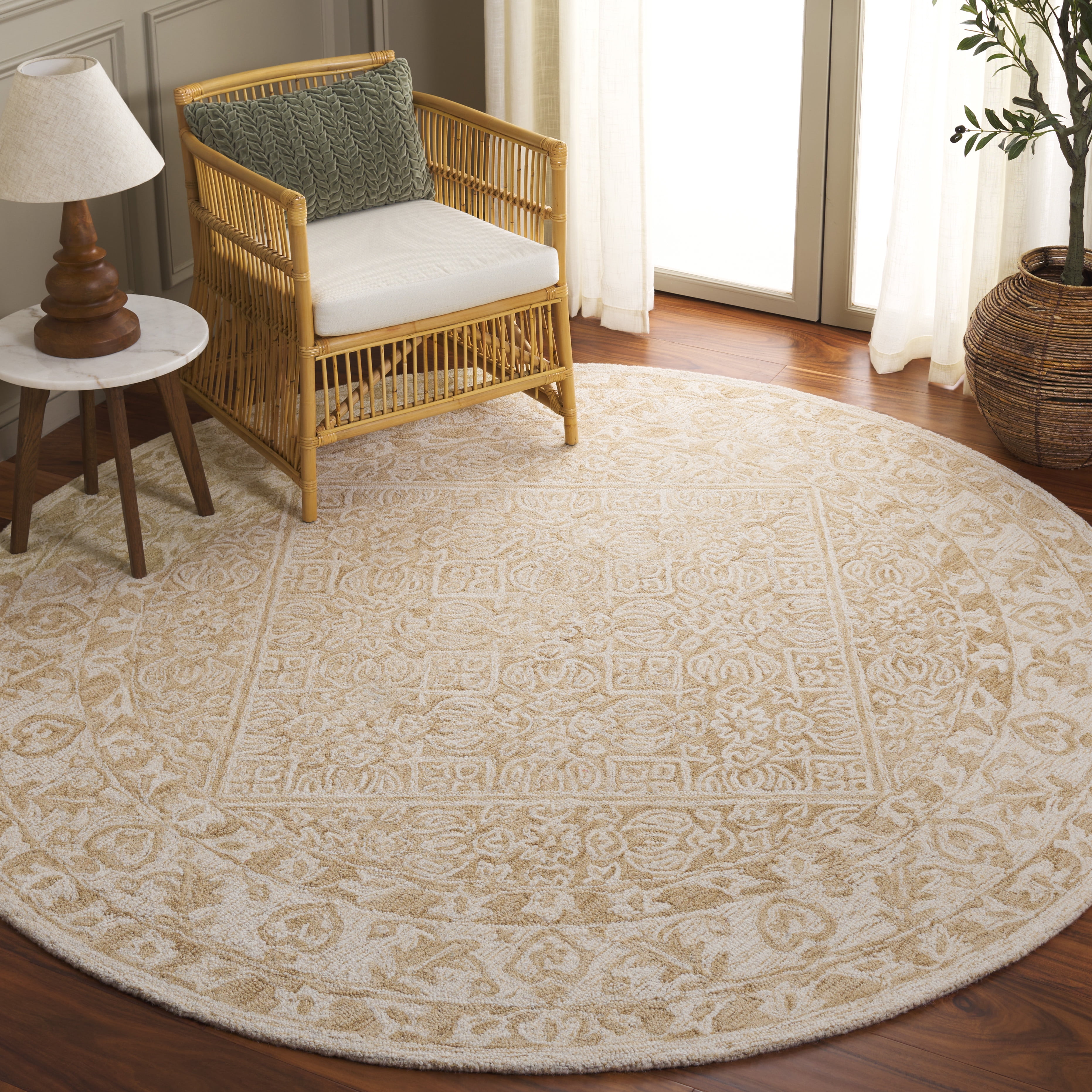 Safavieh Dip Dye Felicia Floral Area Rug, Light Beige/Ivory, 7' x 7' Round