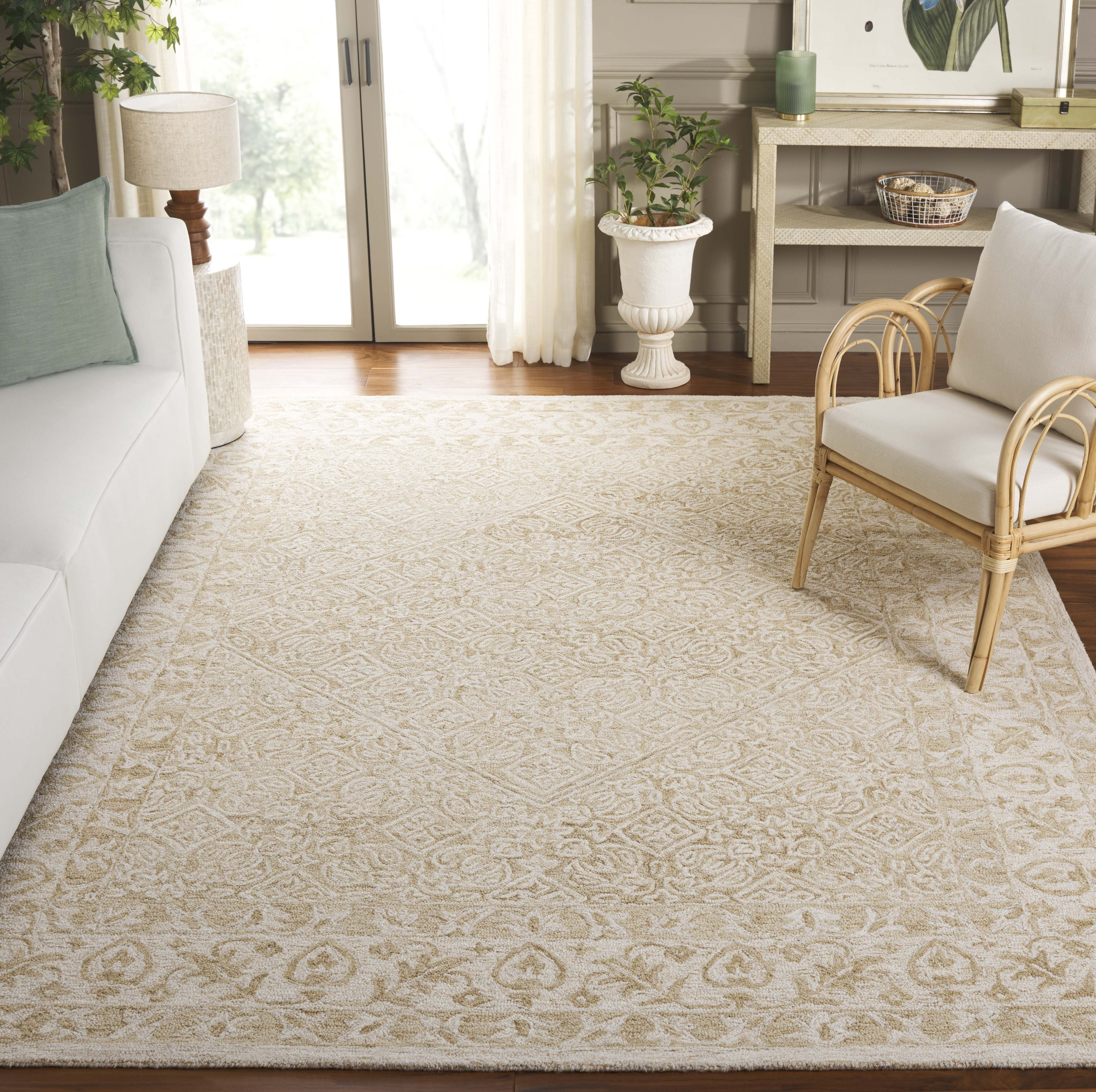 Safavieh Dip Dye Felicia Floral Area Rug, Light Beige/Ivory, 7' x 7' Square