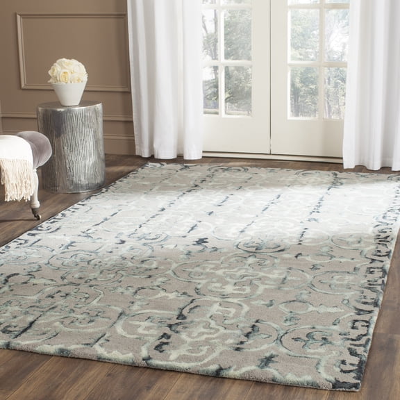 Safavieh Dip Dye Flower Distressed Wool Area Rug, Gray/Charcoal, 7' x 7' Square