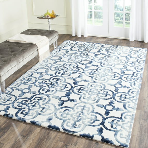 Safavieh Dip Dye Flower Distressed Wool Area Rug, Ivory/Navy, 4' x 6'