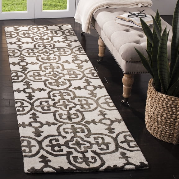 Safavieh Dip Dye Flower Distressed Wool Runner Rug, Ivory/Brown, 2'3" x 12'
