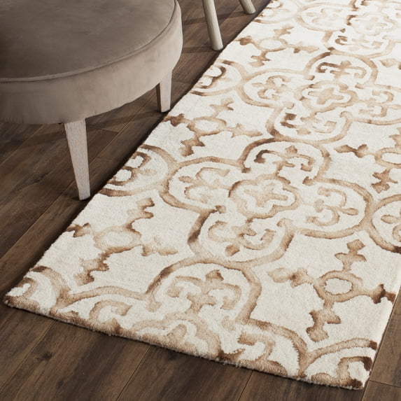 Safavieh Dip Dye Flower Distressed Wool Runner Rug, Ivory/Camel, 2'3" x 8'