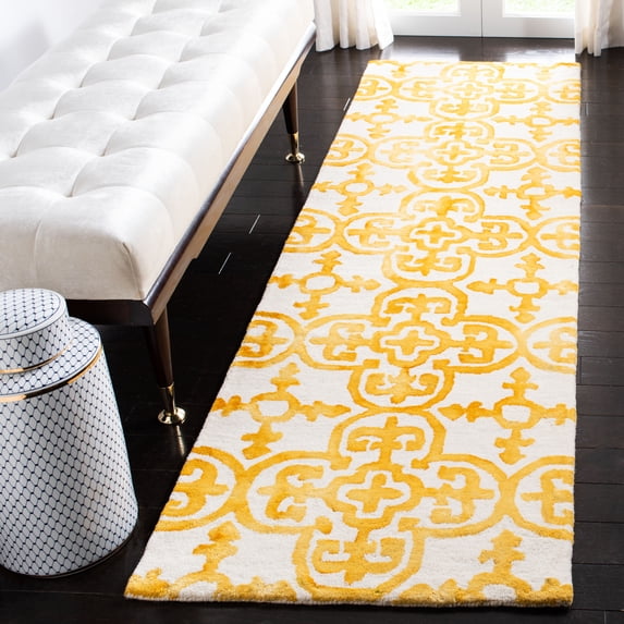 Safavieh Dip Dye Flower Distressed Wool Runner Rug, Ivory/Gold, 2'3" x 8'