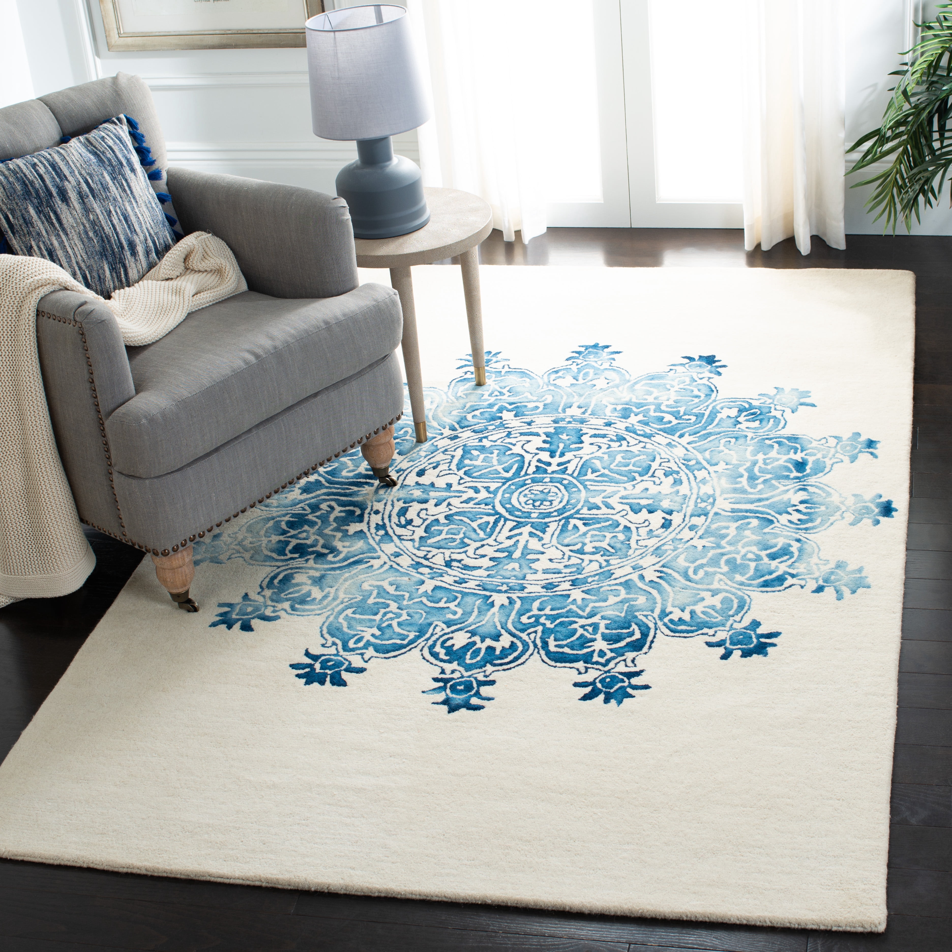 Safavieh Dip Dye Jasmyn Floral Wool Area Rug, Ivory/Blue, 5' x 8'