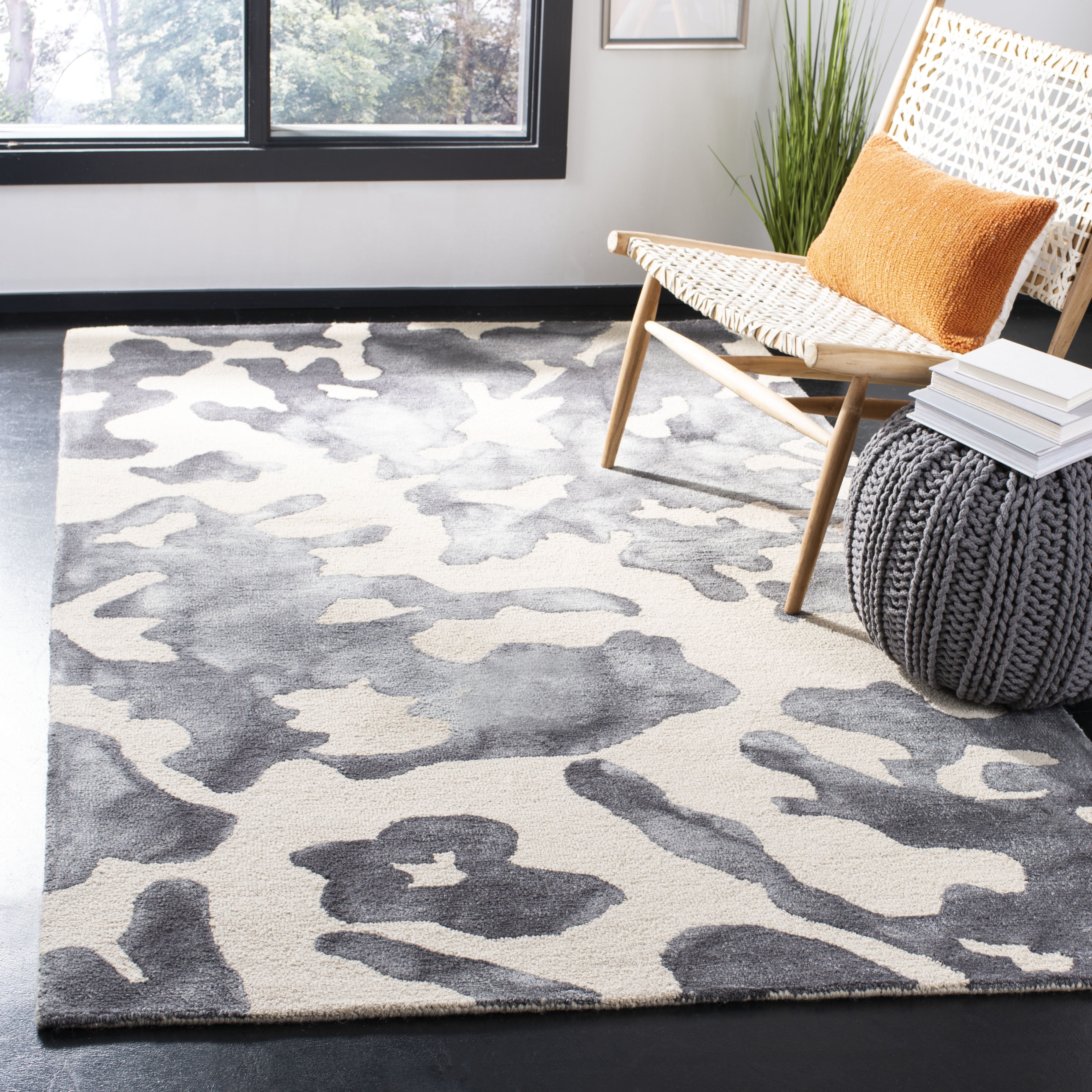 Hand-Tufted Black Cowhide Wool 4' x 6' Rectangular Area Rug