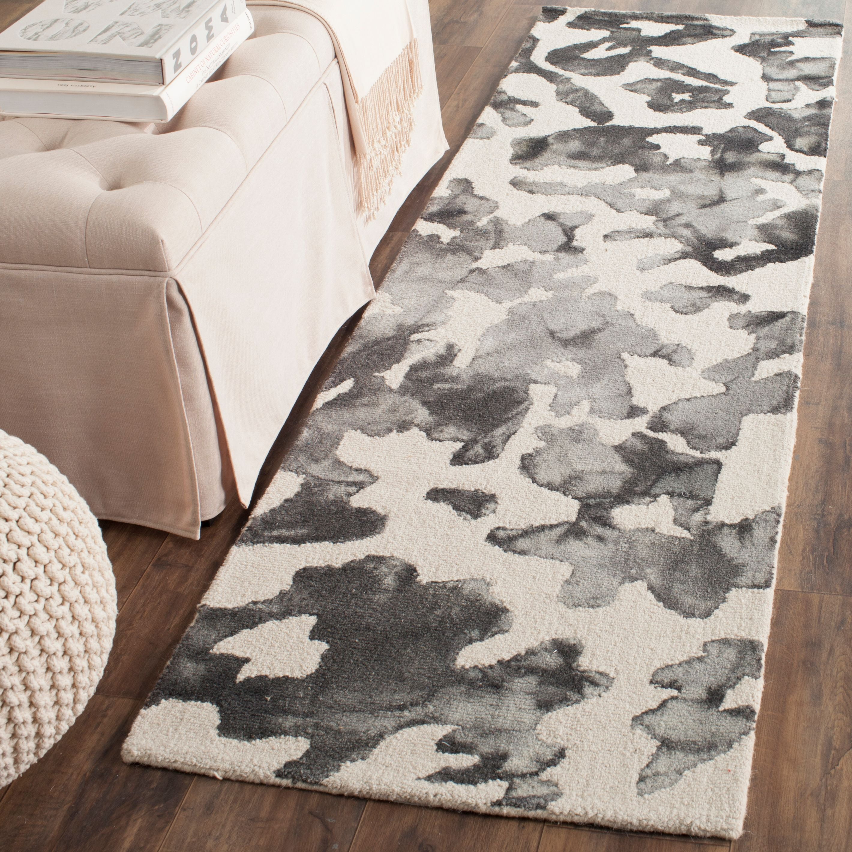 SAFAVIEH Dip Dye Jennie Overdyed Wool Runner Rug, Beige/Charcoal, 2'3