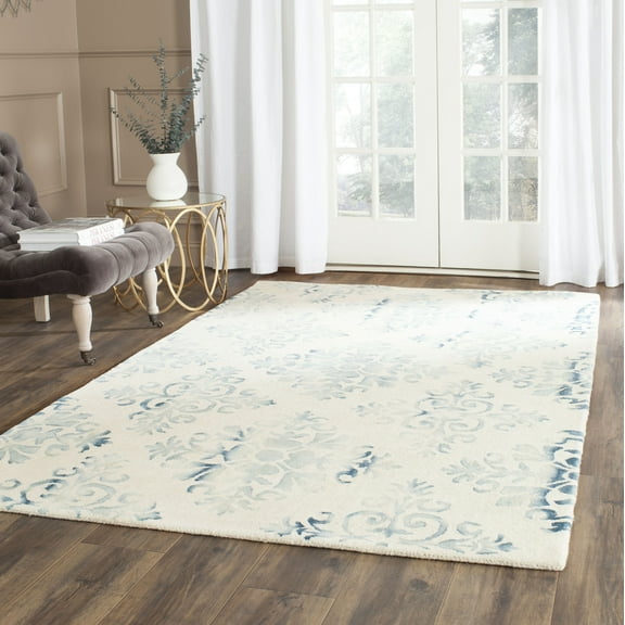 Safavieh Dip Dye Kiersten Floral Wool Area Rug, Ivory/Light Blue, 4' x 6'