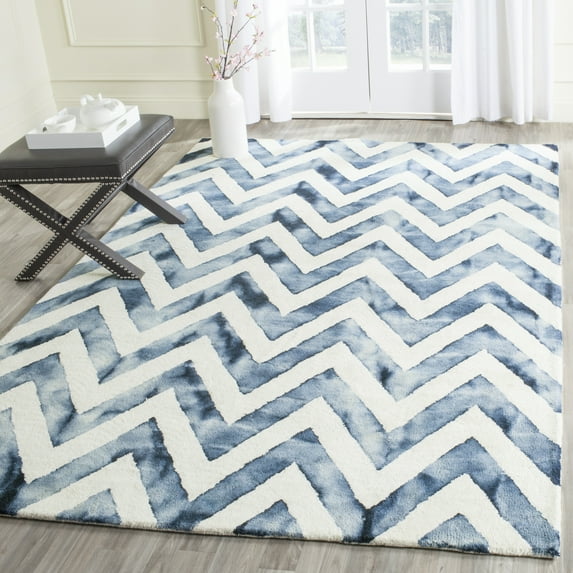 Safavieh Dip Dye Lara Distressed Wool Area Rug, Ivory/Navy, 6' x 9'