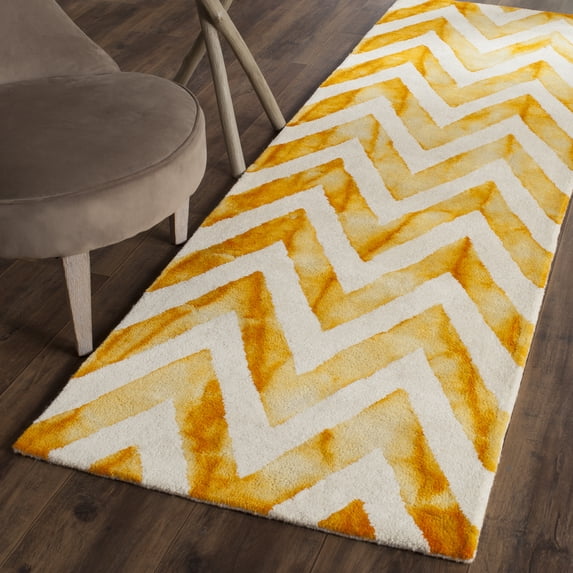 Safavieh Dip Dye Lara Distressed Wool Runner Rug, Ivory/Gold, 2'3" x 10'
