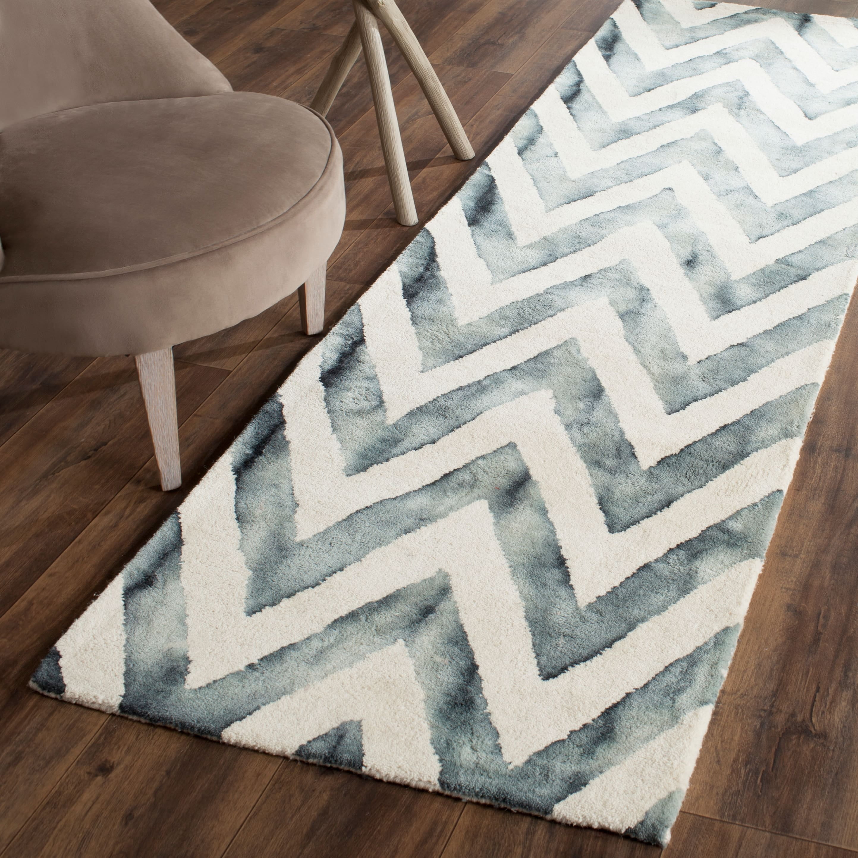 Ivory Grey Chevron Hand-Tufted Wool Runner Rug 2'3" x 6'