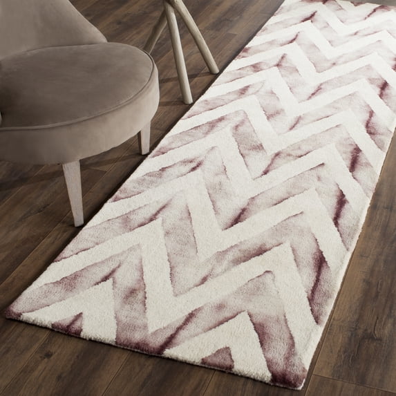 Safavieh Dip Dye Lara Distressed Wool Runner Rug, Ivory/Maroon, 2'3" x 8'