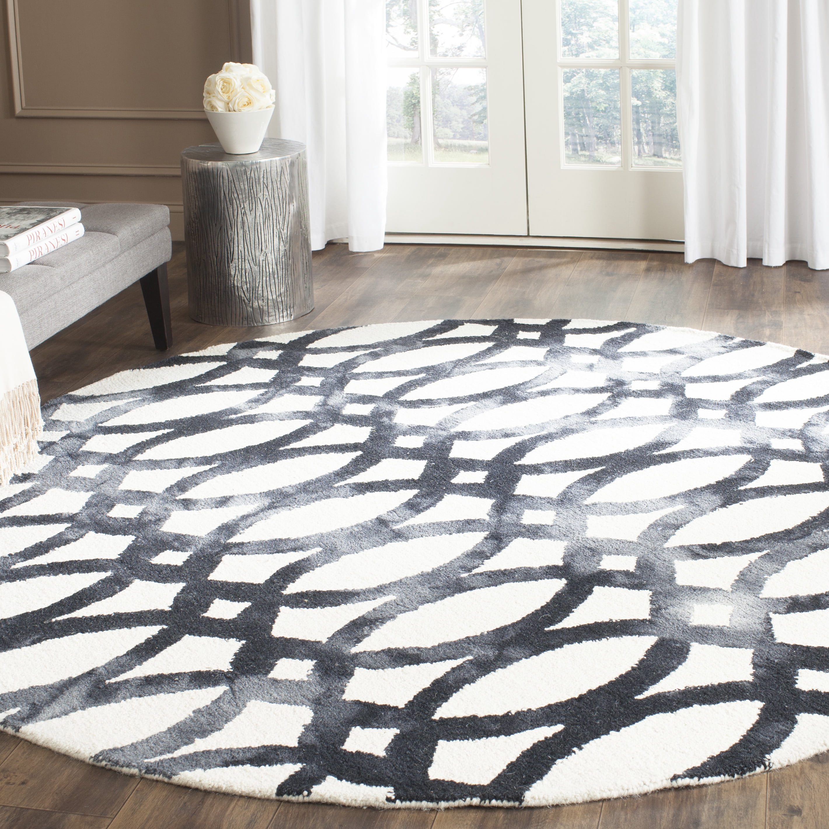 Safavieh Dip Dye Rosanne Distressed Area Rug, Ivory/Graphite, 5' x 5' Round