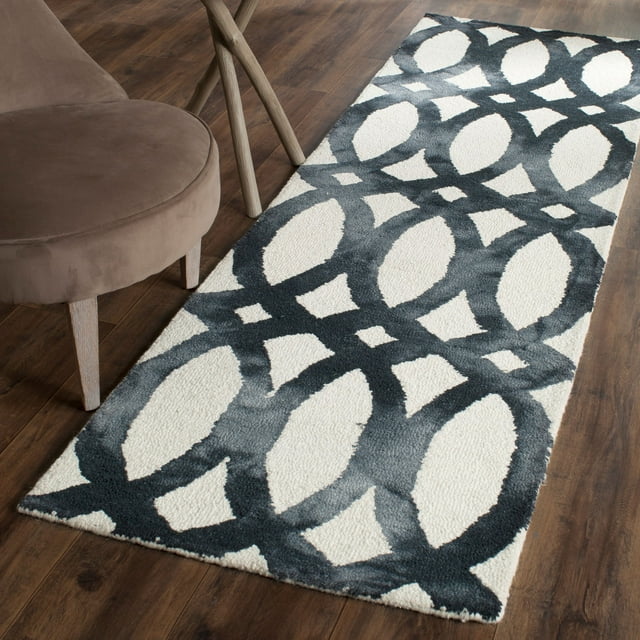 SAFAVIEH Dip Dye Rosanne Overdyed Geometric Runner Rug, Ivory/Graphite