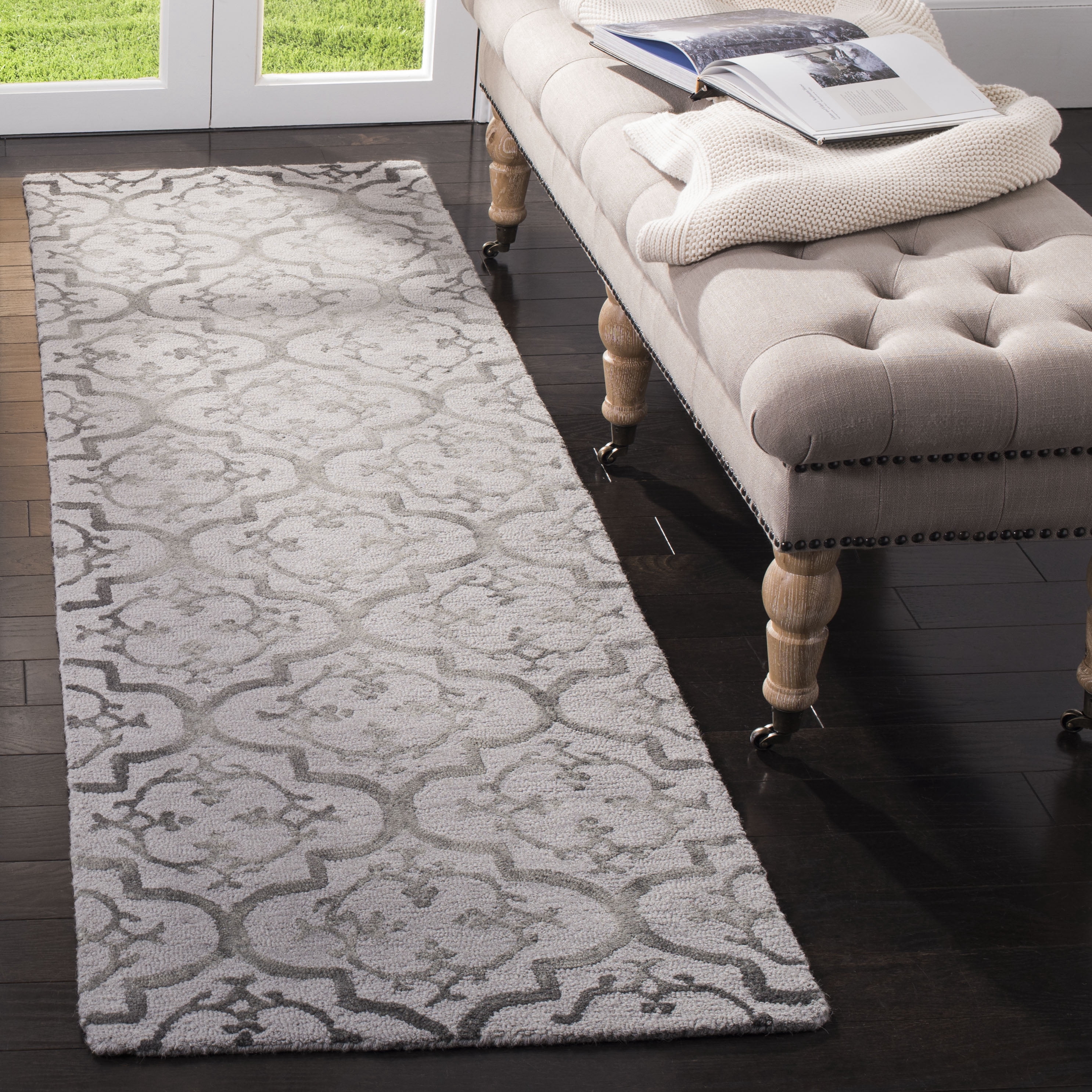 Safavieh Dip Dye Saffron Damask Wool Runner Rug, Gray, 2'3" x 8'