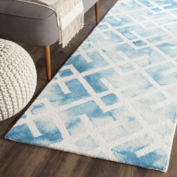 Safavieh Dip Dye Seanna Distressed Runner Rug, Blue/Ivory, 2'3" x 6'
