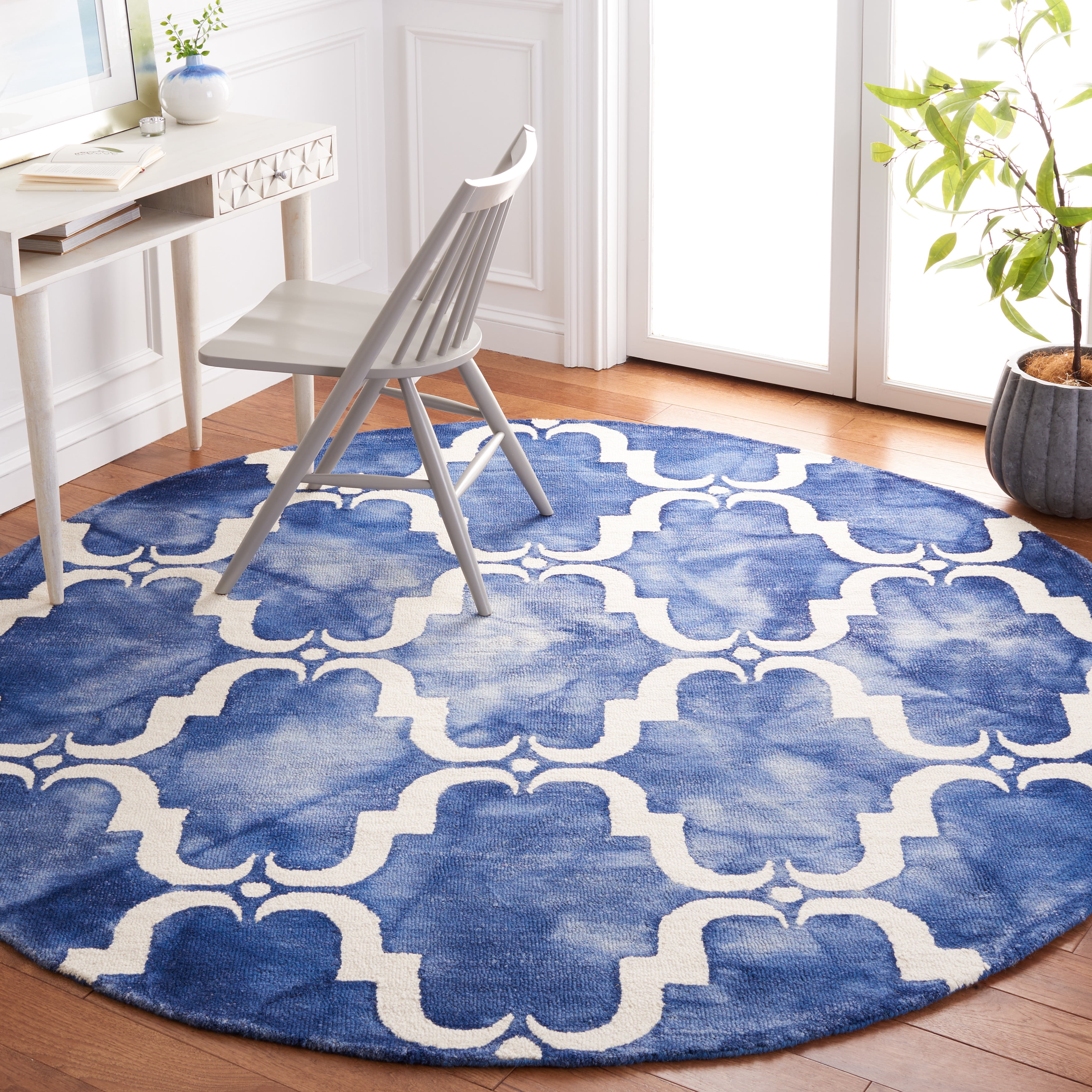 Safavieh Dip Dye Talbot Distressed Wool Area Rug, Navy/Ivory, 7' x 7' Round