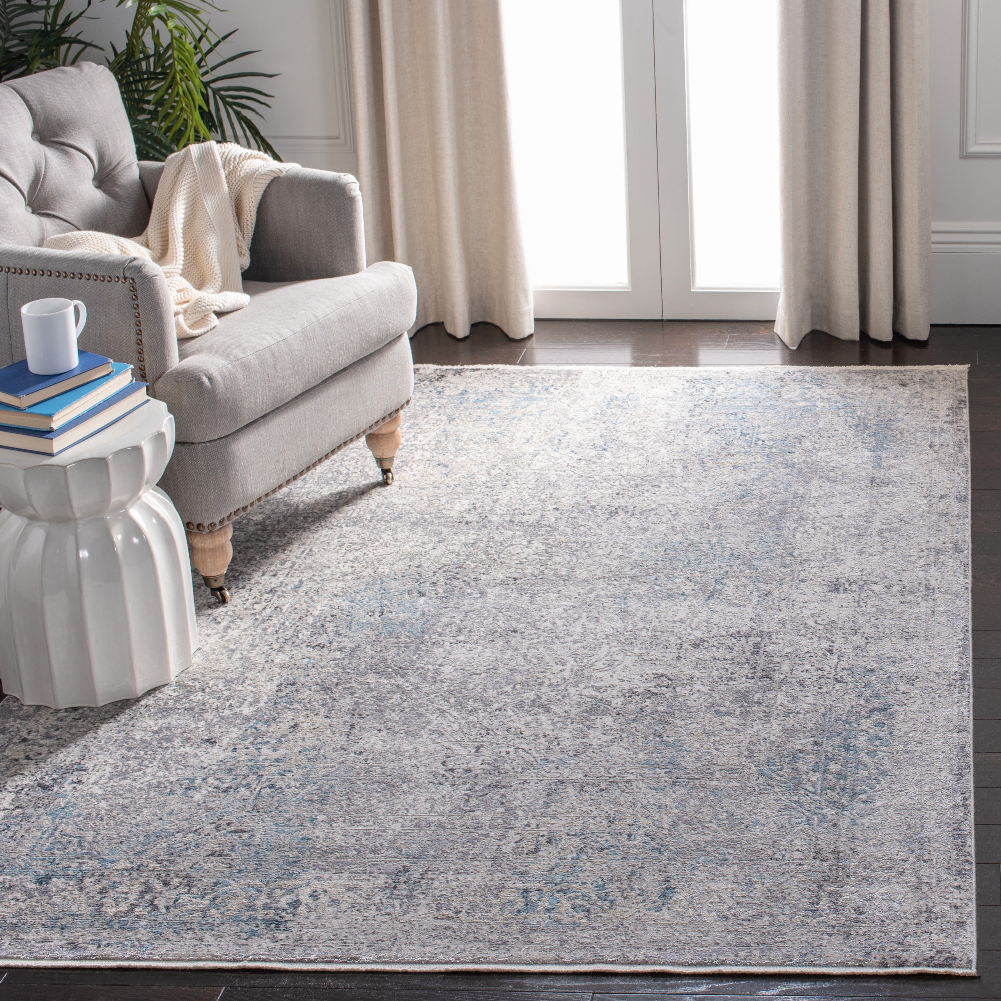 Safavieh Dream Kerstin Floral Area Rug, Gray/Ivory, 8' x 10'